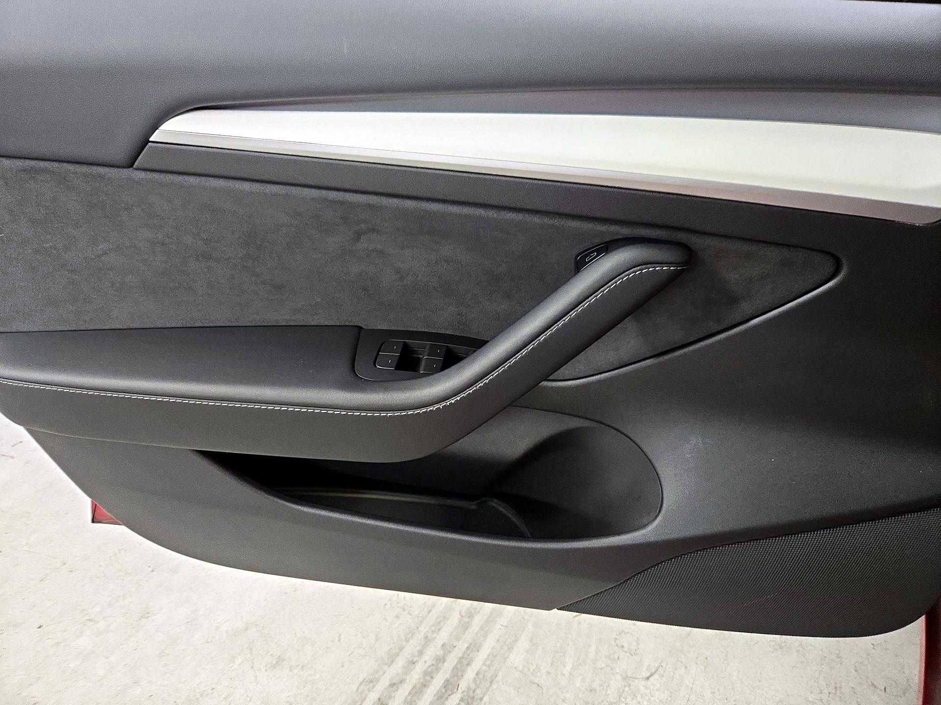 Thumbnail: 2022 Tesla Model 3 - 12
