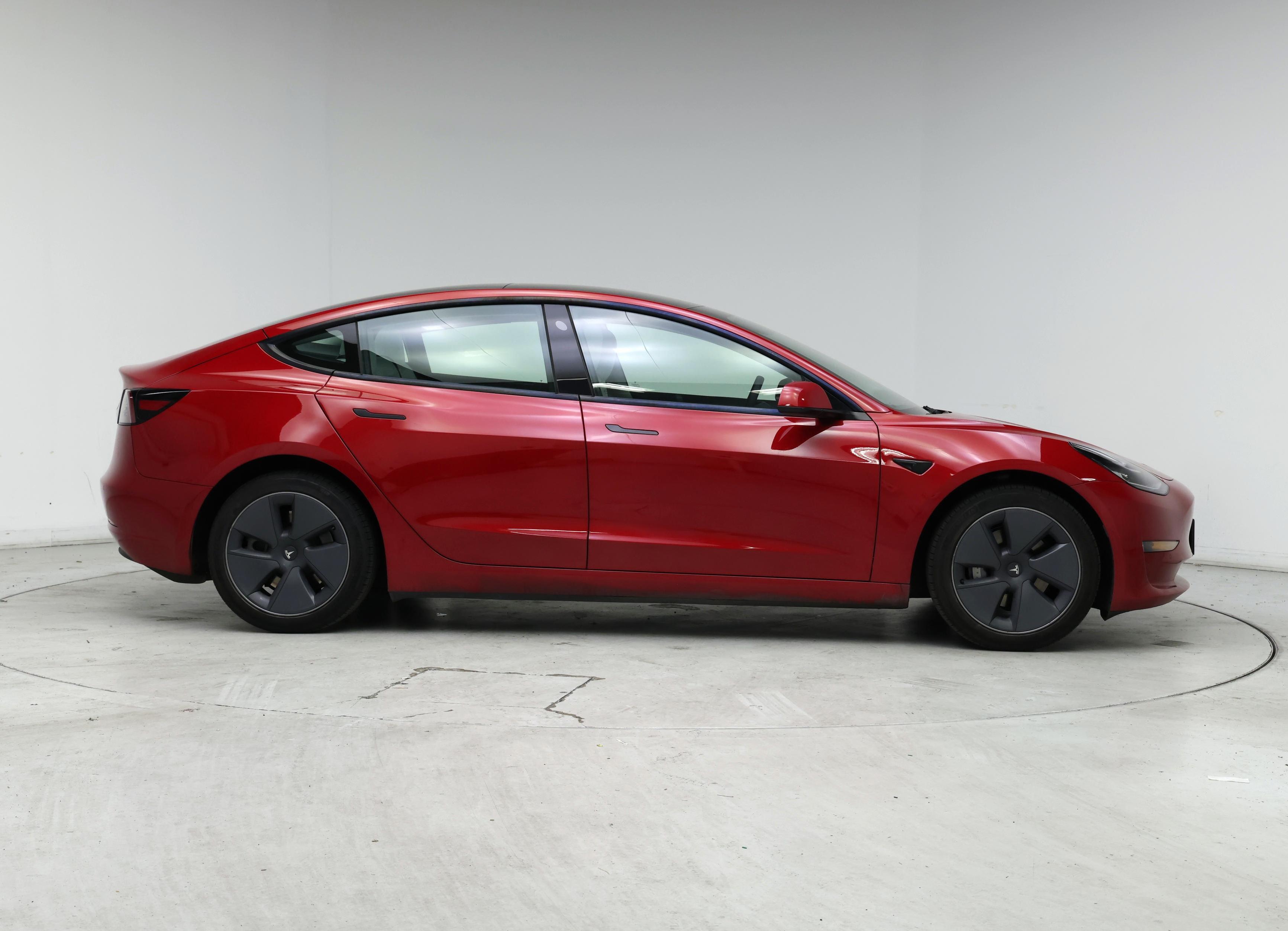 Thumbnail: 2022 Tesla Model 3 - 7