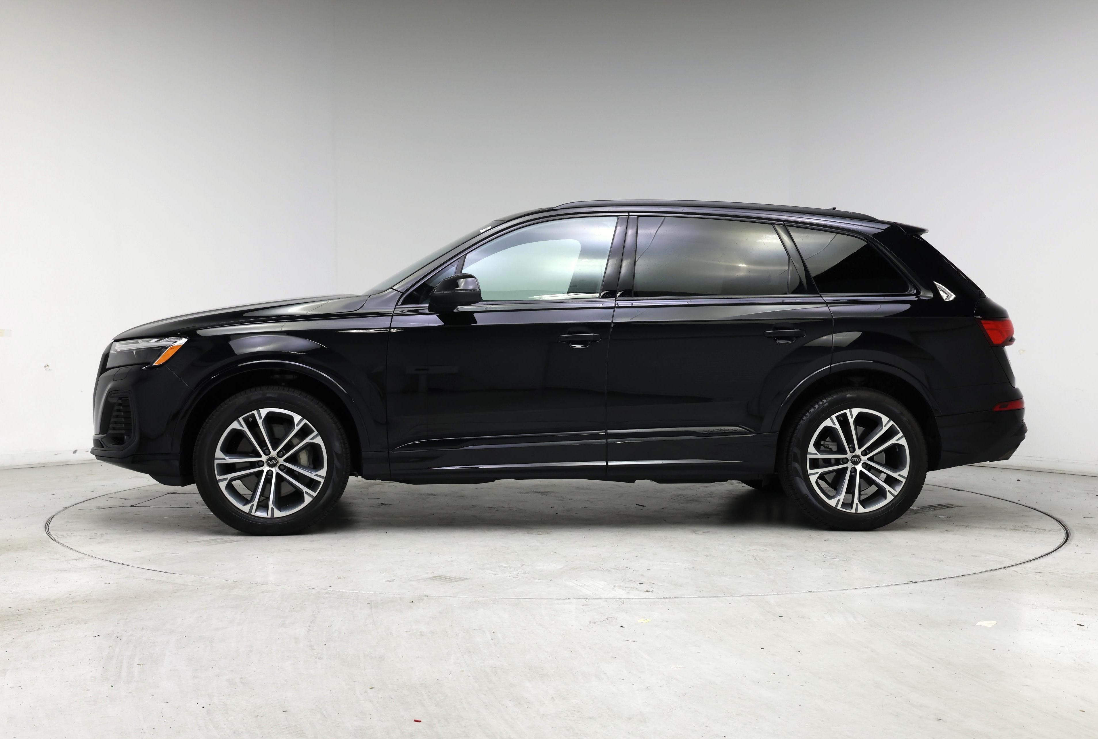 Thumbnail: 2025 Audi Q7 - 3