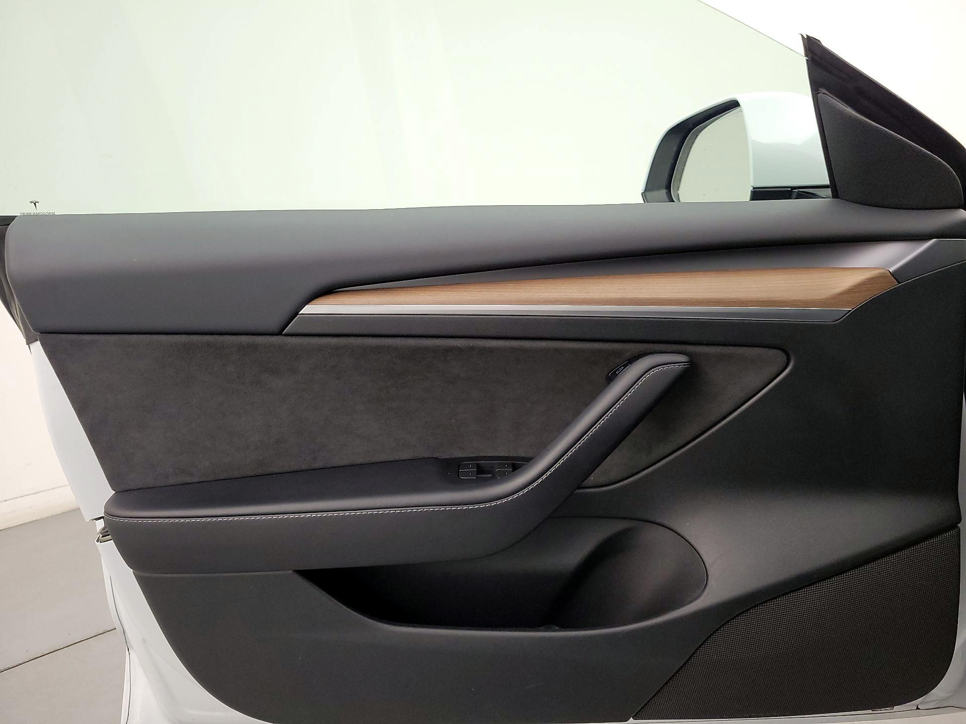 Thumbnail: 2023 Tesla Model 3 - 12