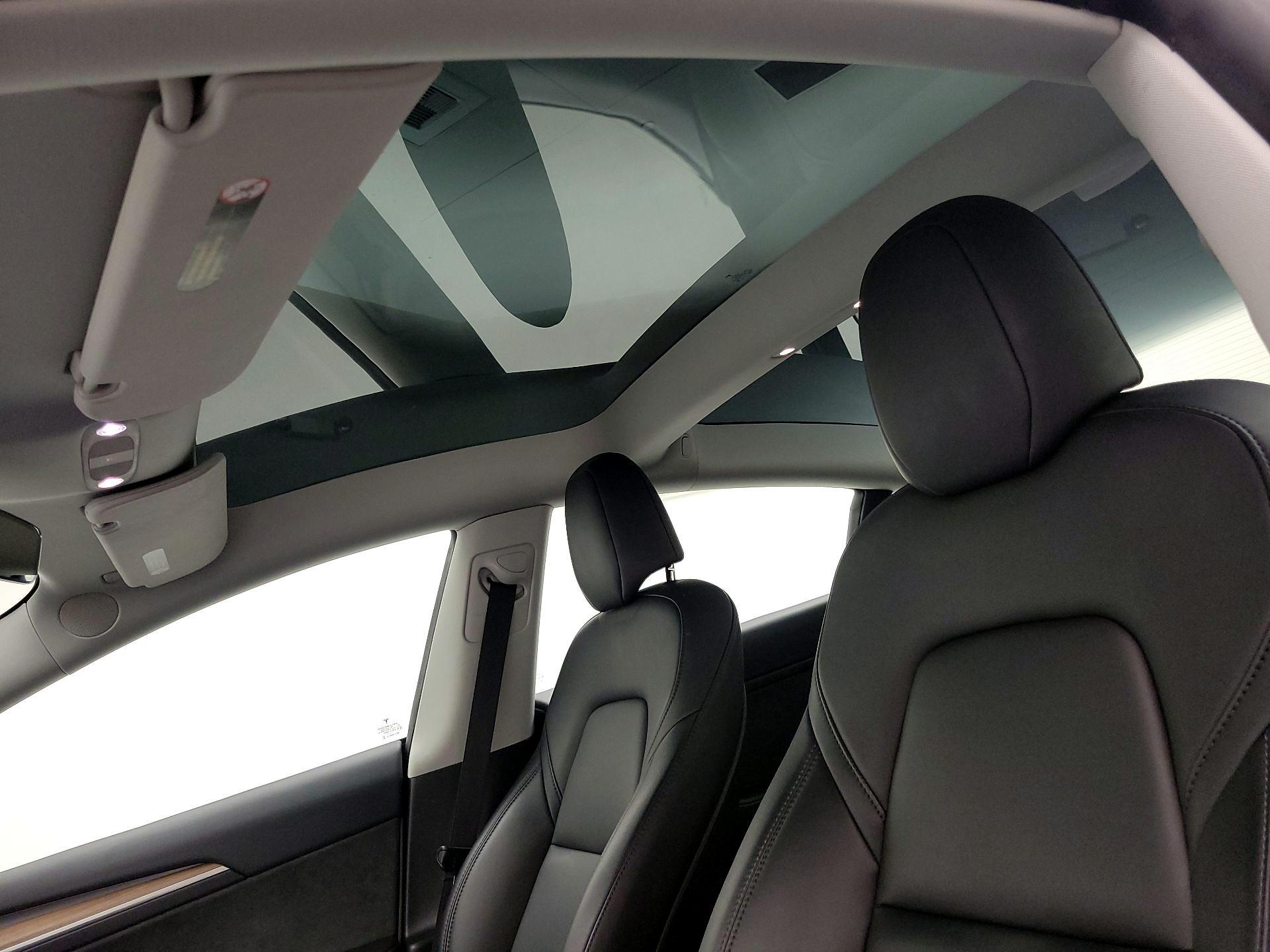 Thumbnail: 2023 Tesla Model 3 - 19