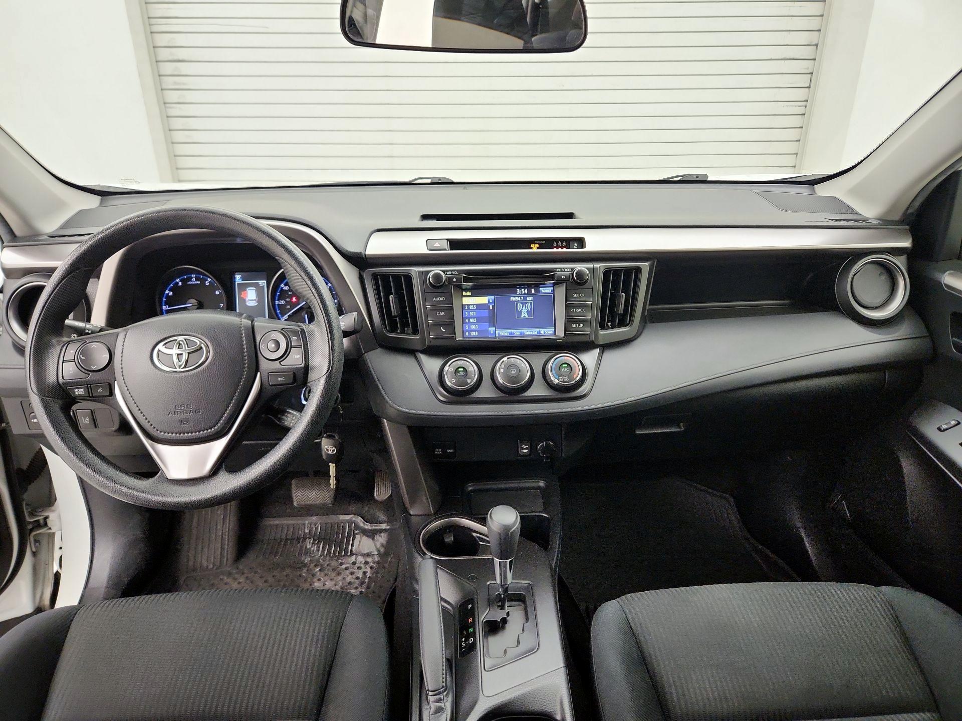 Thumbnail: 2018 Toyota RAV4 - 9
