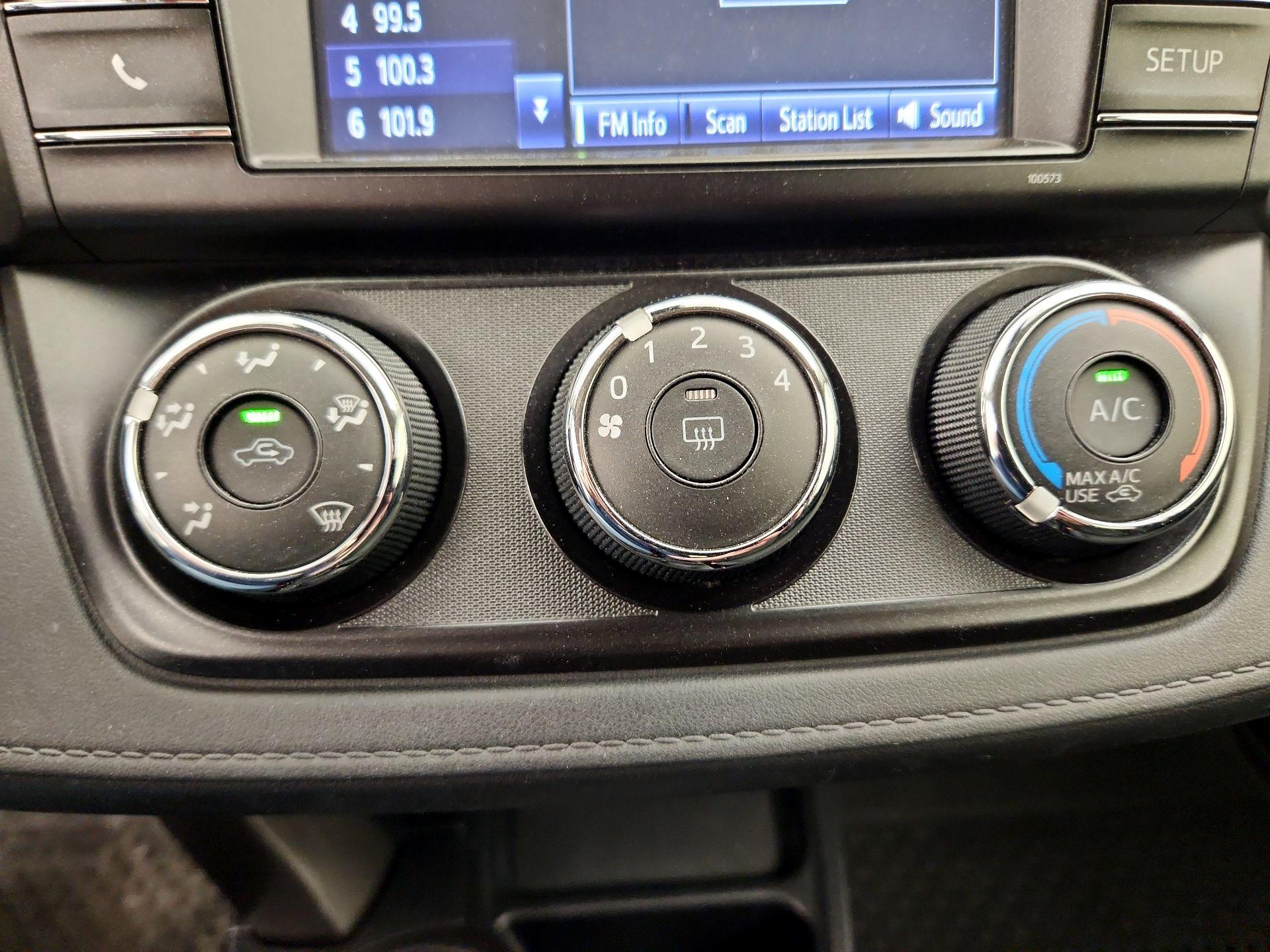 Thumbnail: 2018 Toyota RAV4 - 16