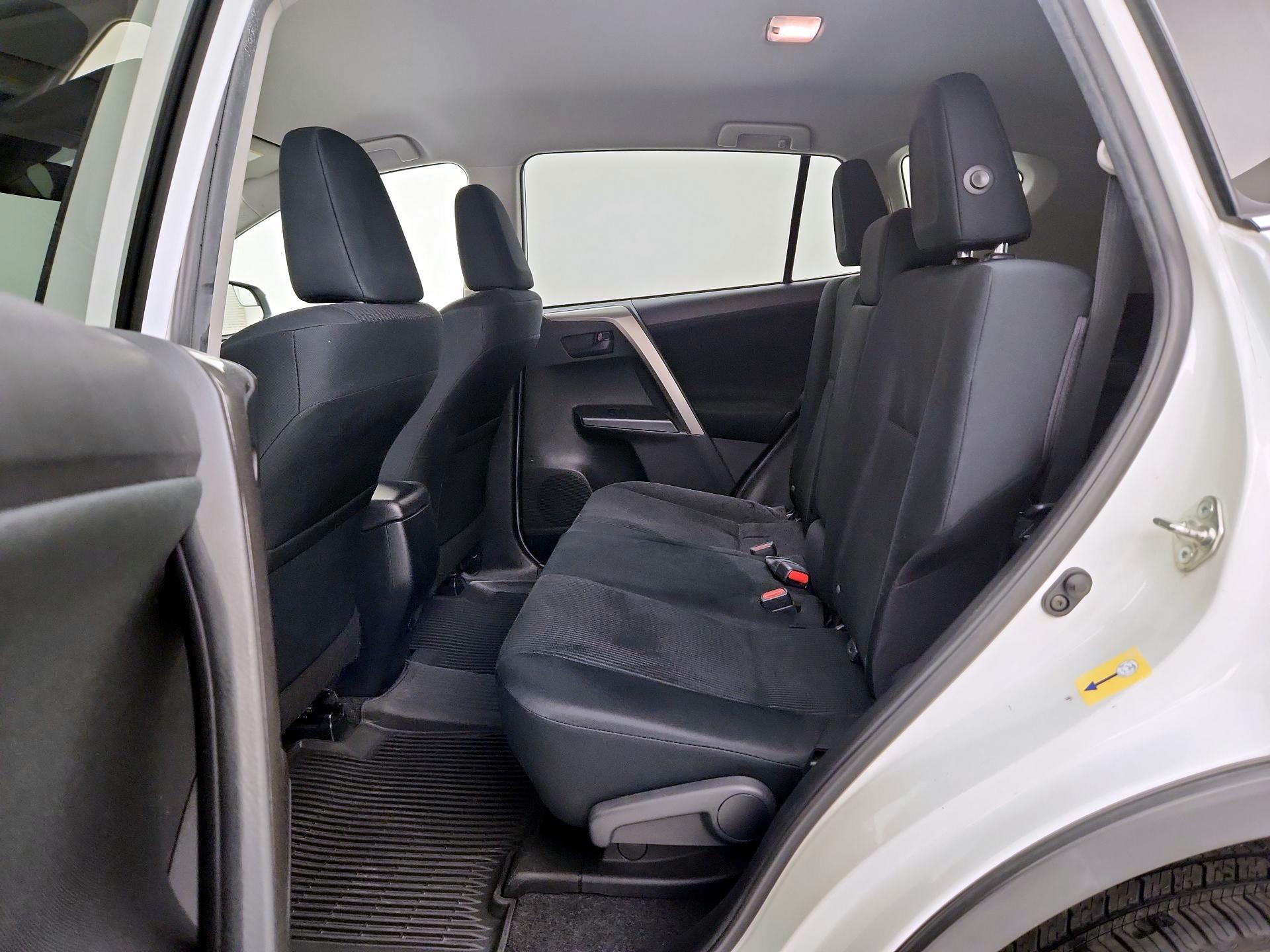 Thumbnail: 2018 Toyota RAV4 - 19