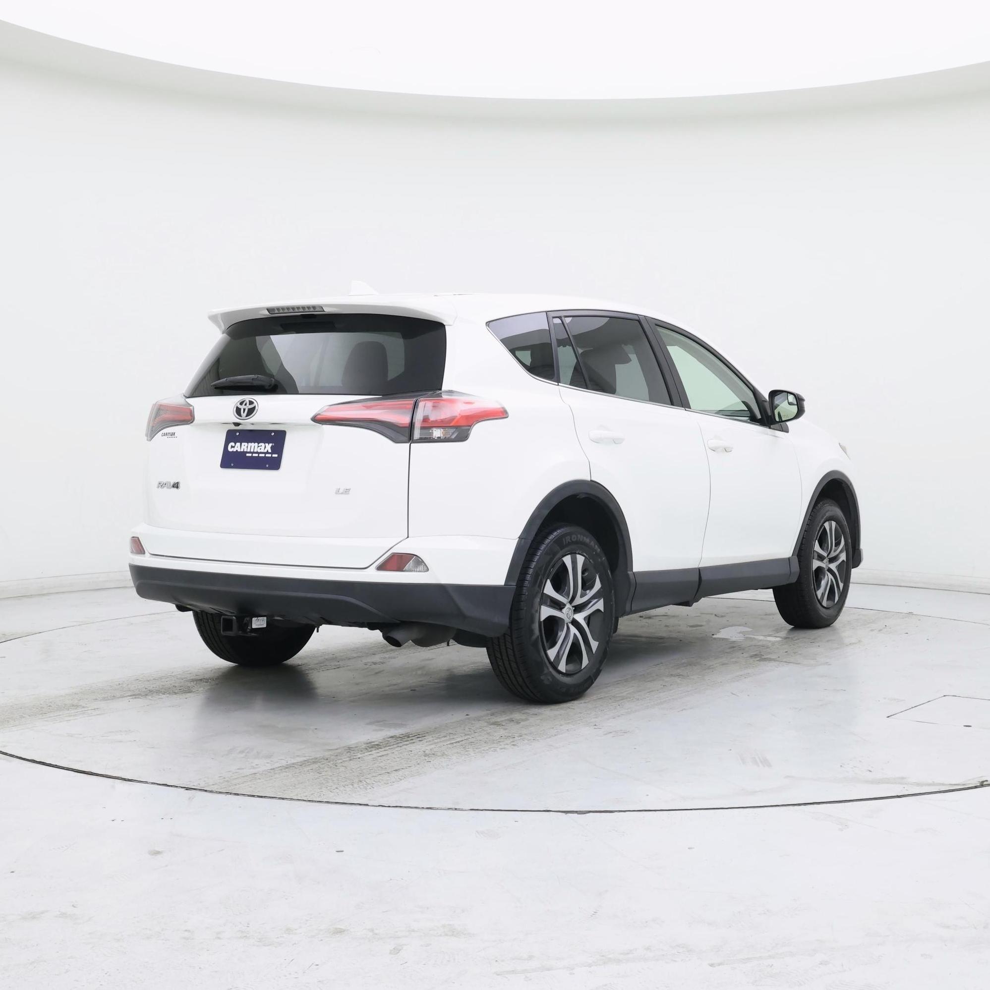 Thumbnail: 2018 Toyota RAV4 - 8