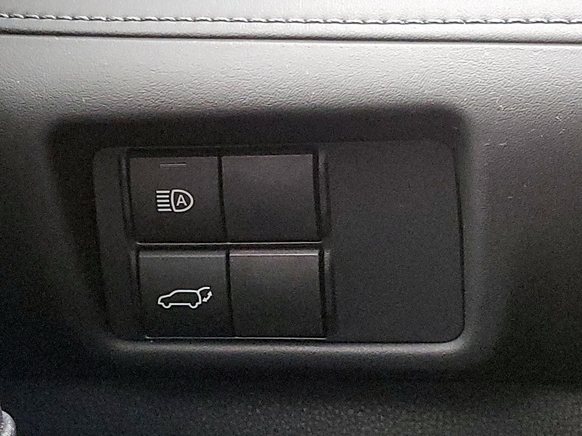 Thumbnail: 2020 Toyota Highlander - 13
