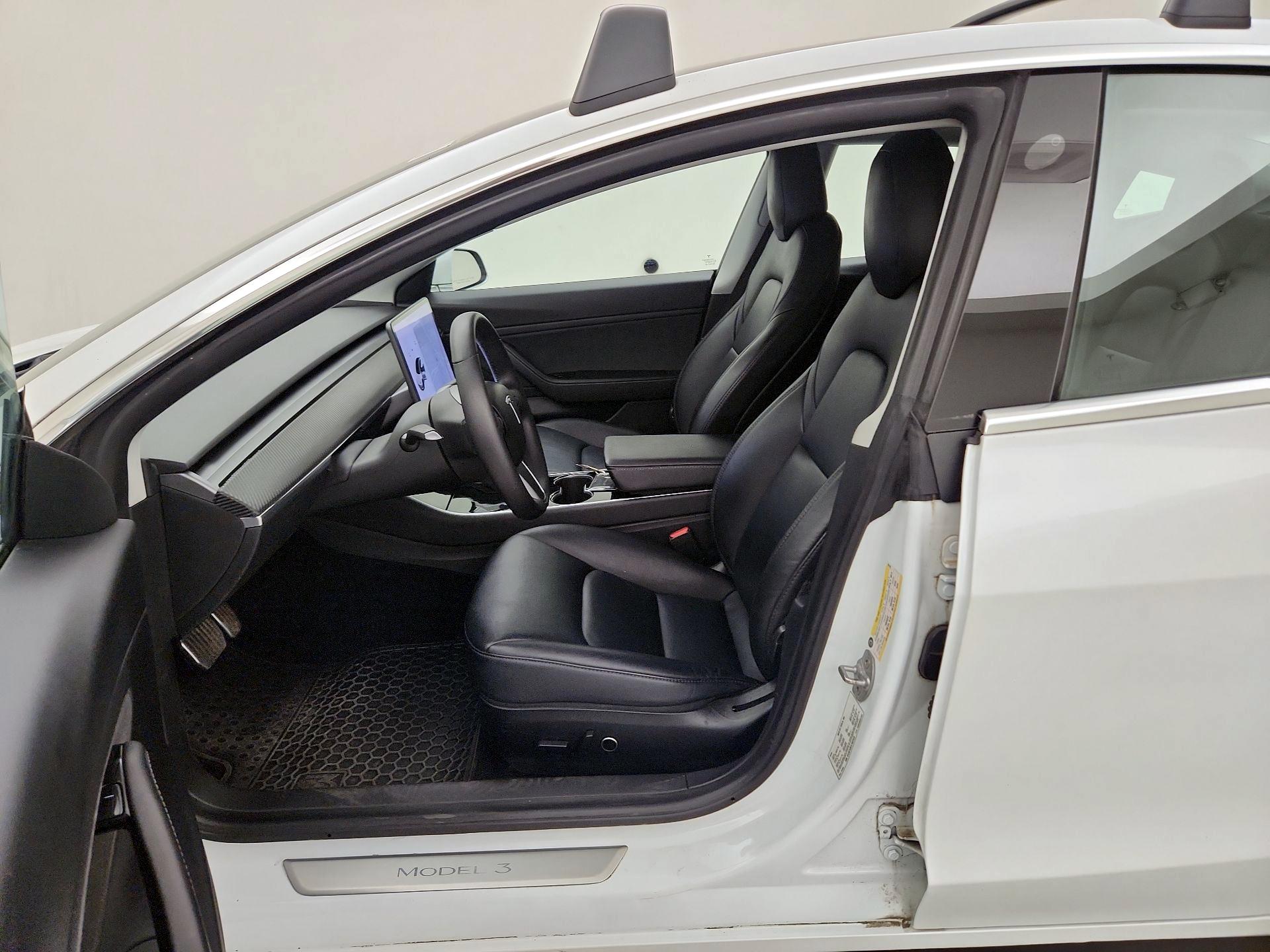 Thumbnail: 2020 Tesla Model 3 - 11