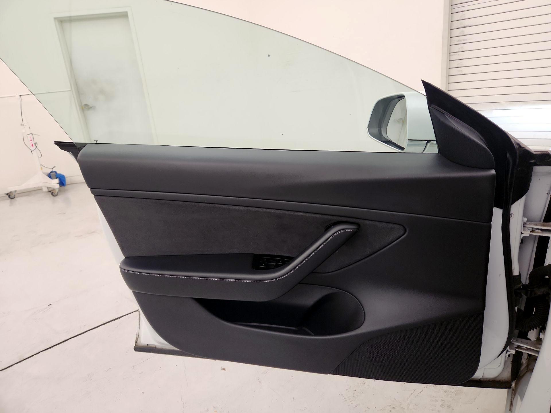 Thumbnail: 2020 Tesla Model 3 - 12