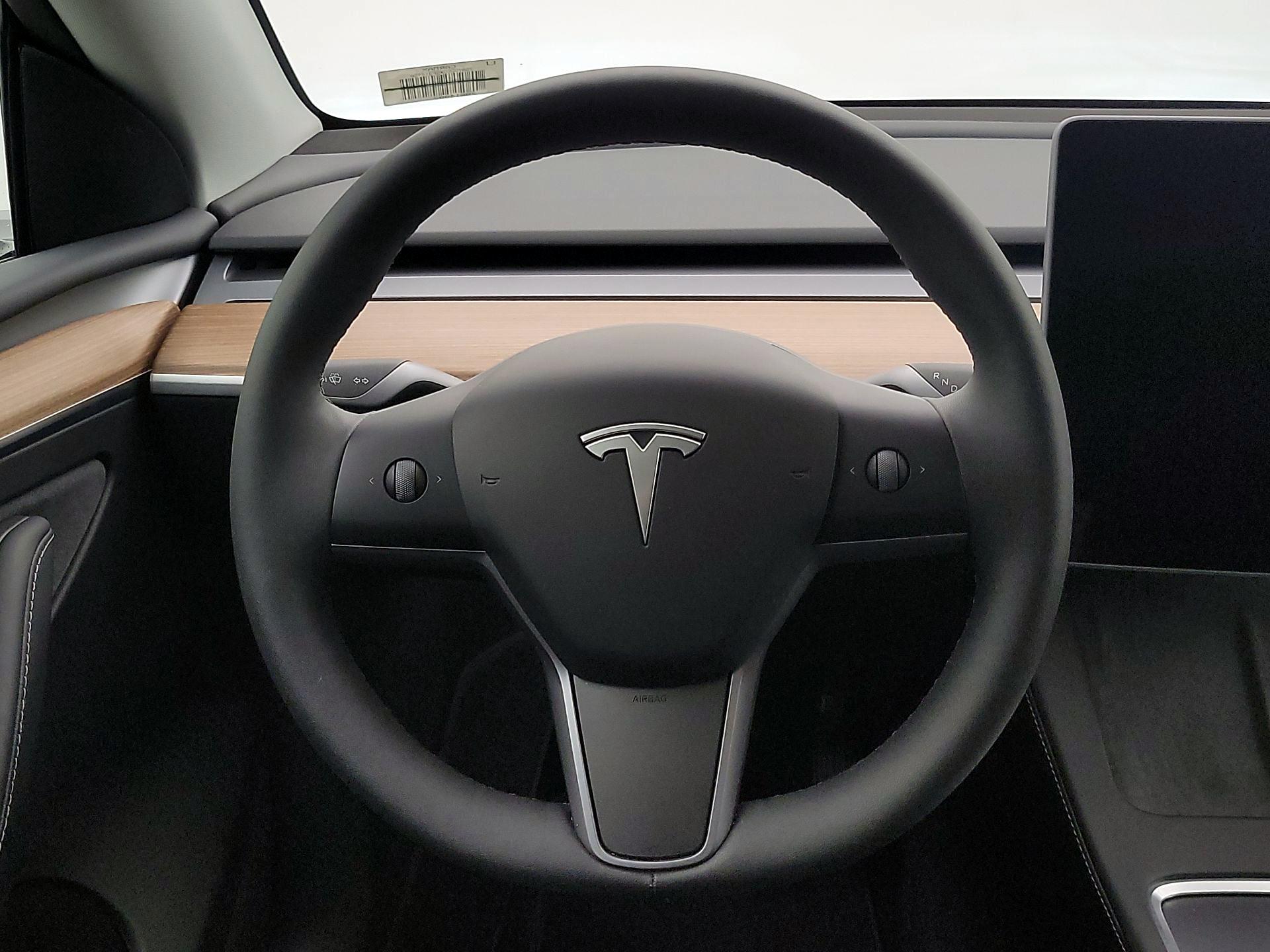 Thumbnail: 2025 Tesla Model Y - 10