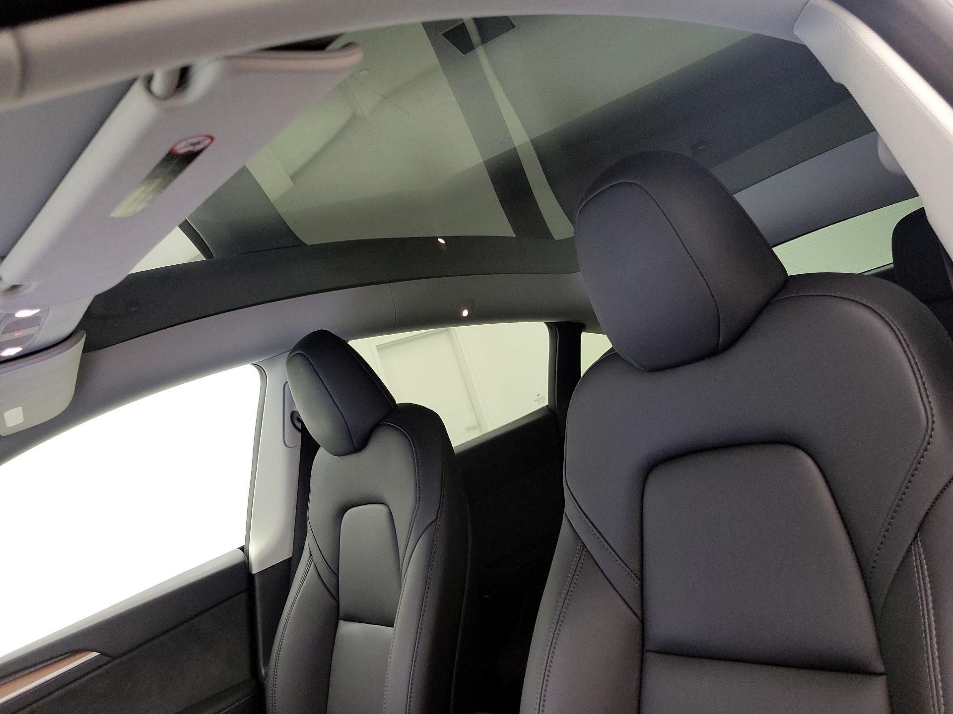 Thumbnail: 2025 Tesla Model Y - 19