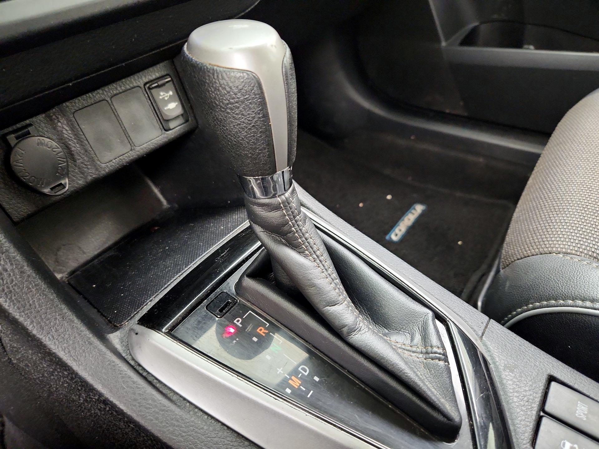 Thumbnail: 2015 Toyota Corolla - 17