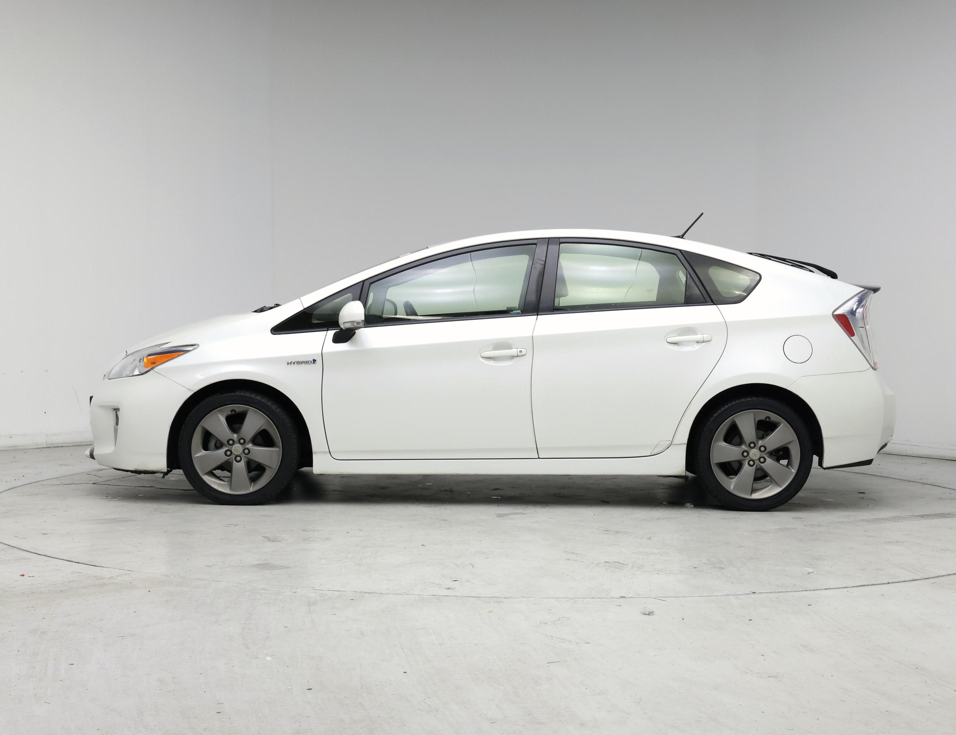 Thumbnail: 2015 Toyota Prius - 3