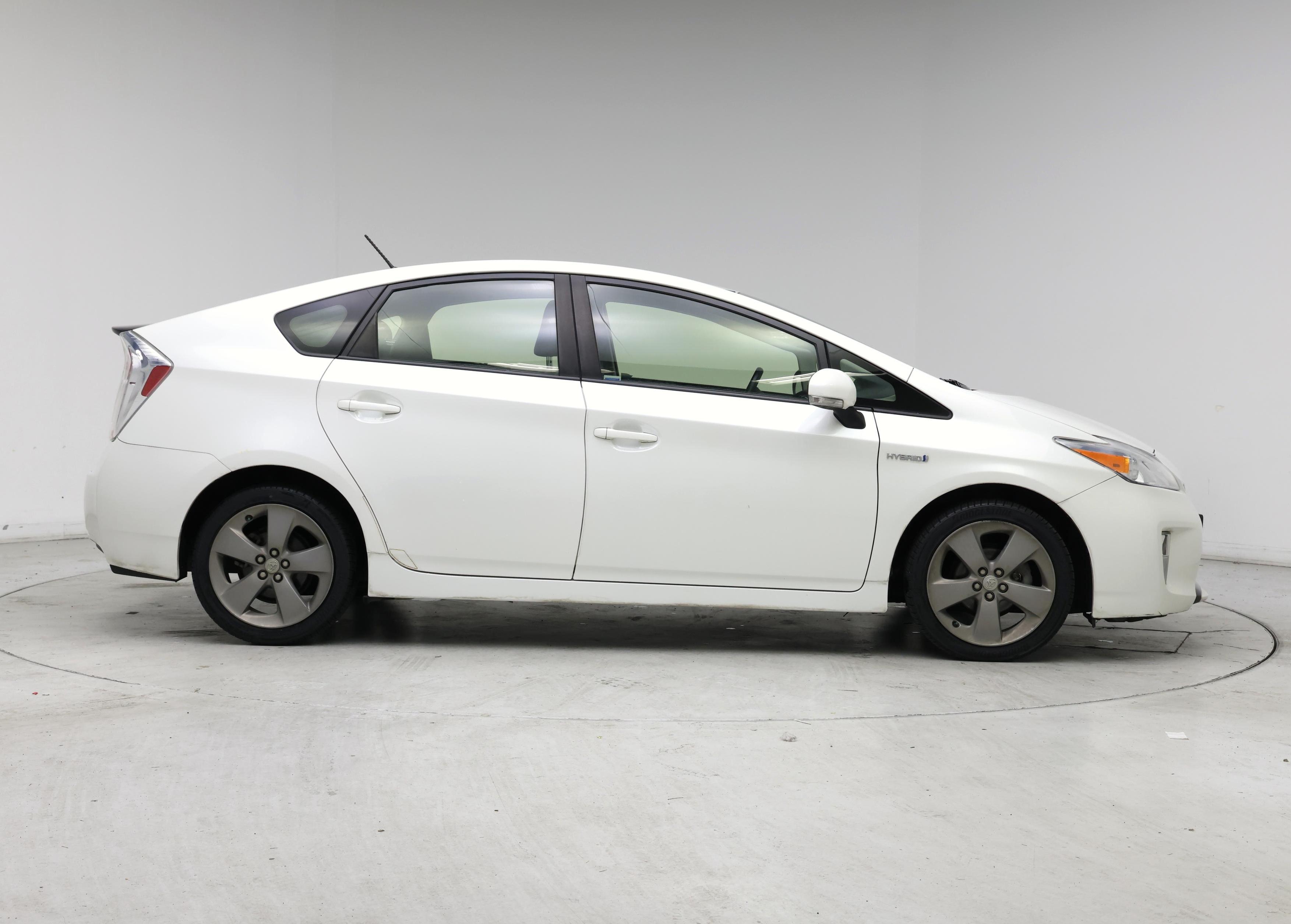 Thumbnail: 2015 Toyota Prius - 7