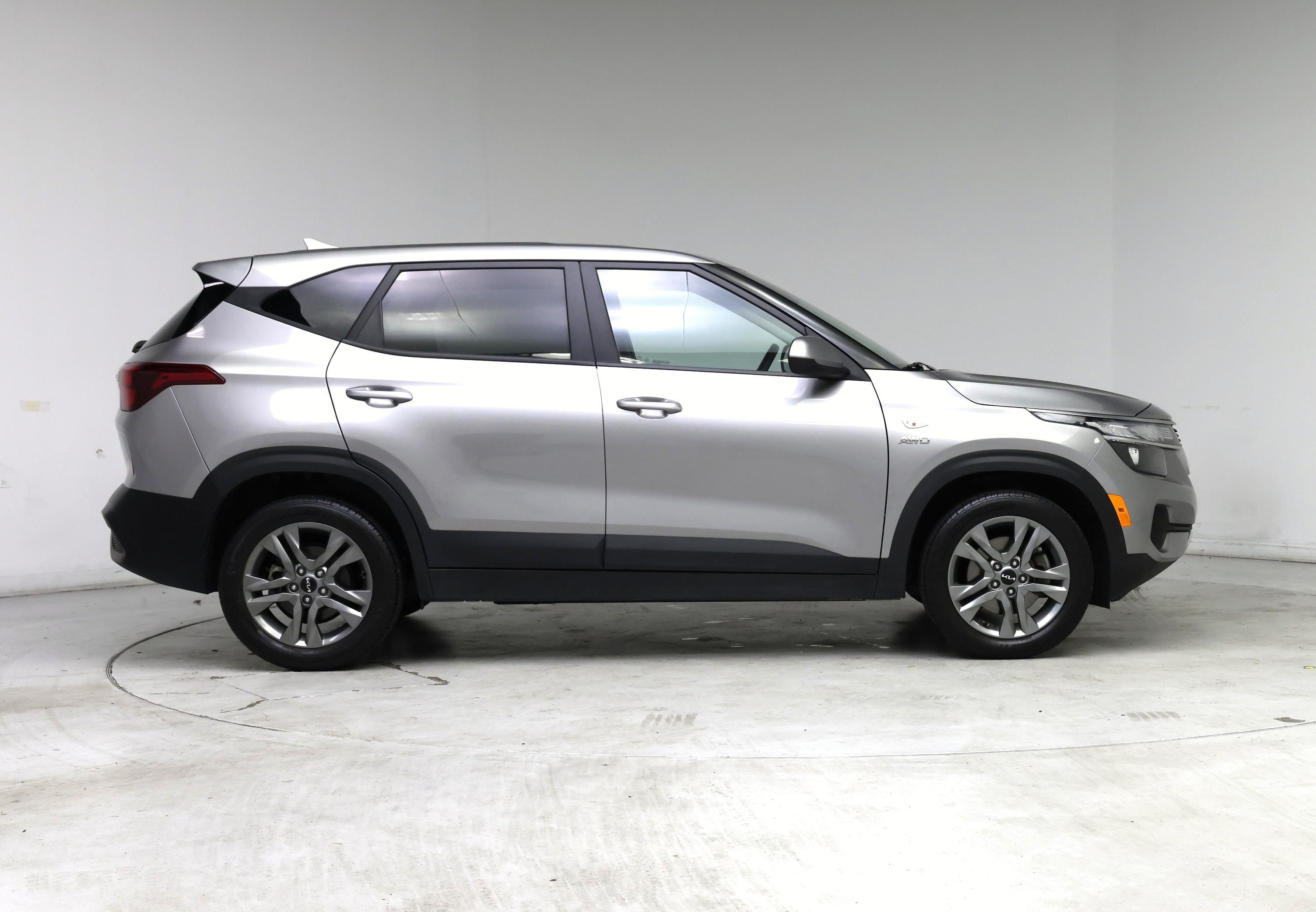 Thumbnail: 2022 Kia Seltos - 7