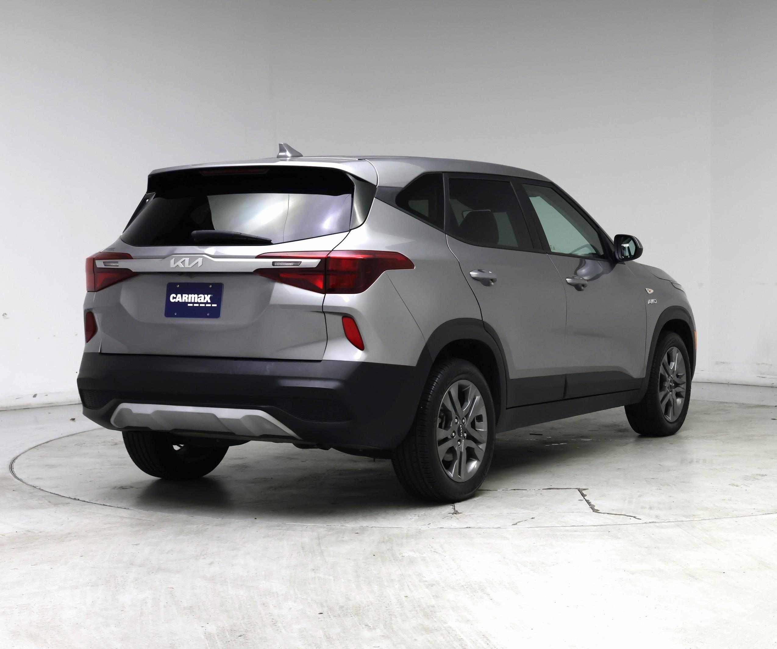 Thumbnail: 2022 Kia Seltos - 8