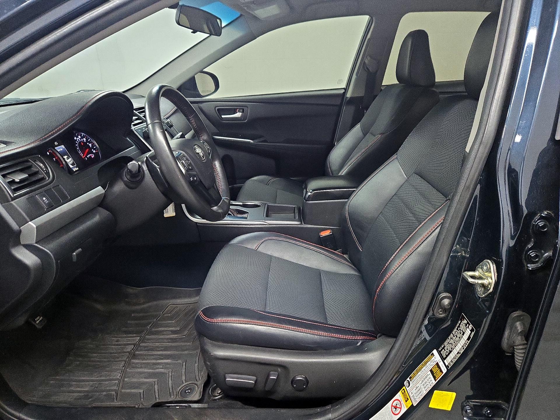 Thumbnail: 2016 Toyota Camry - 11