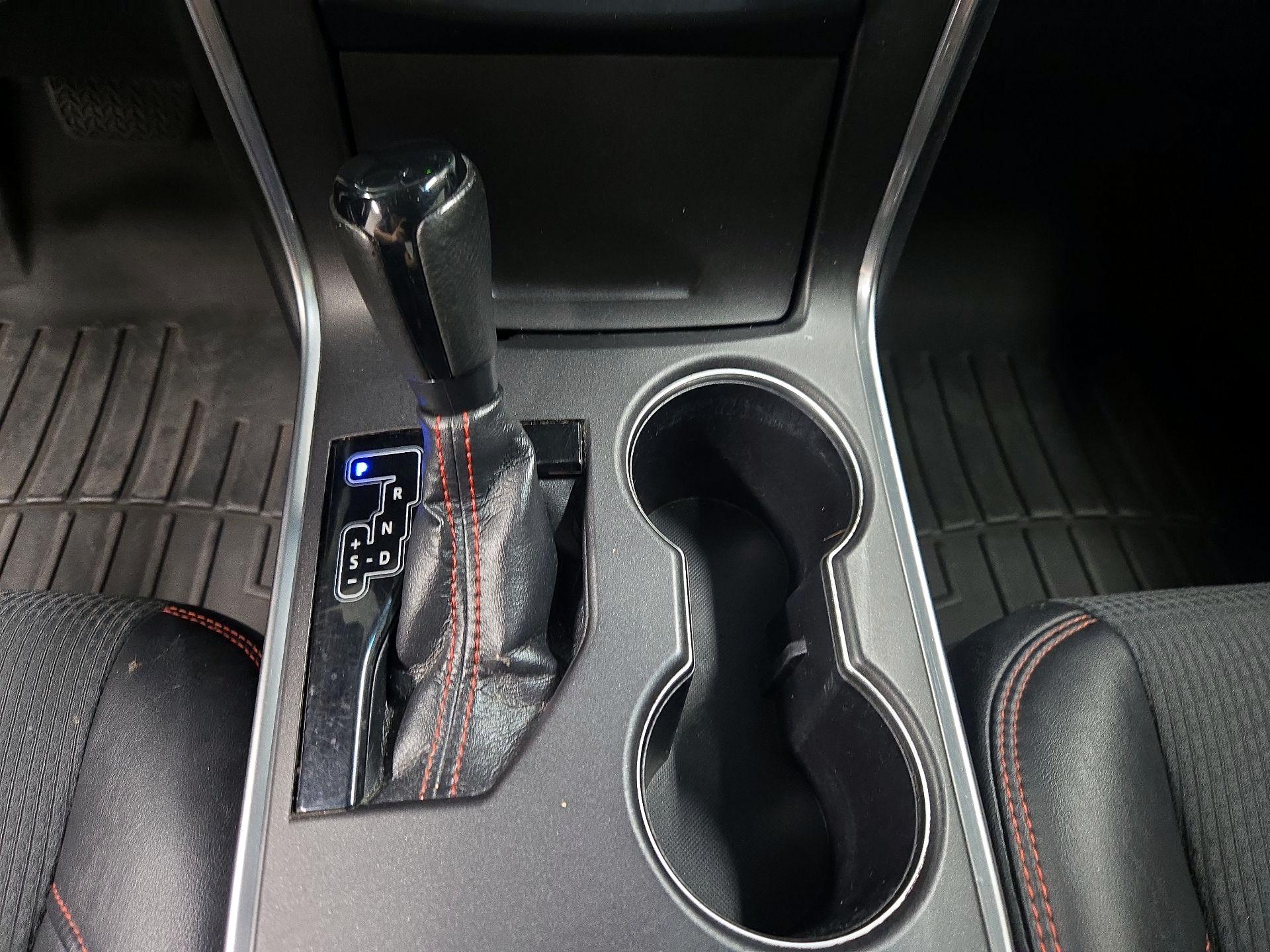 Thumbnail: 2016 Toyota Camry - 17