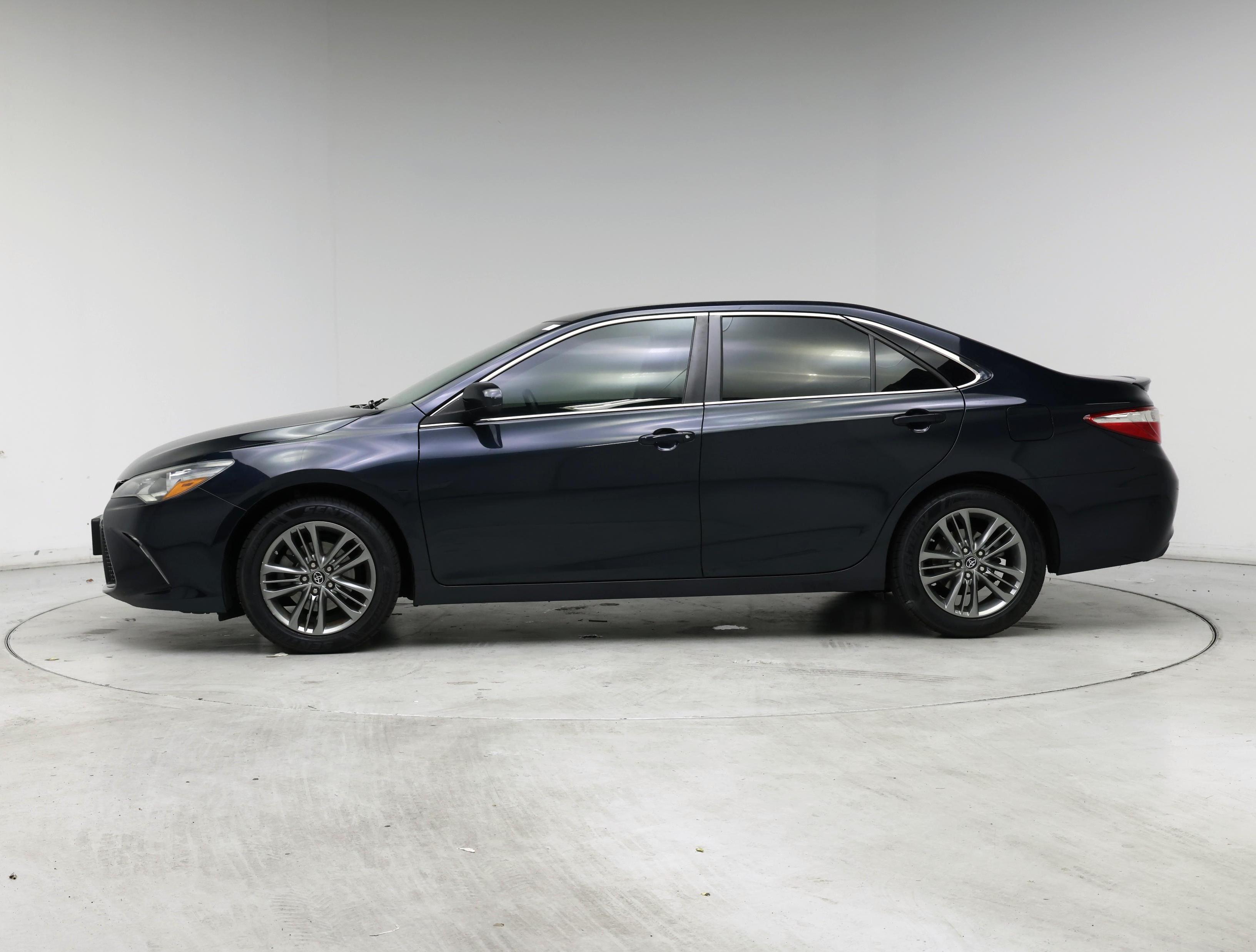 Thumbnail: 2016 Toyota Camry - 3