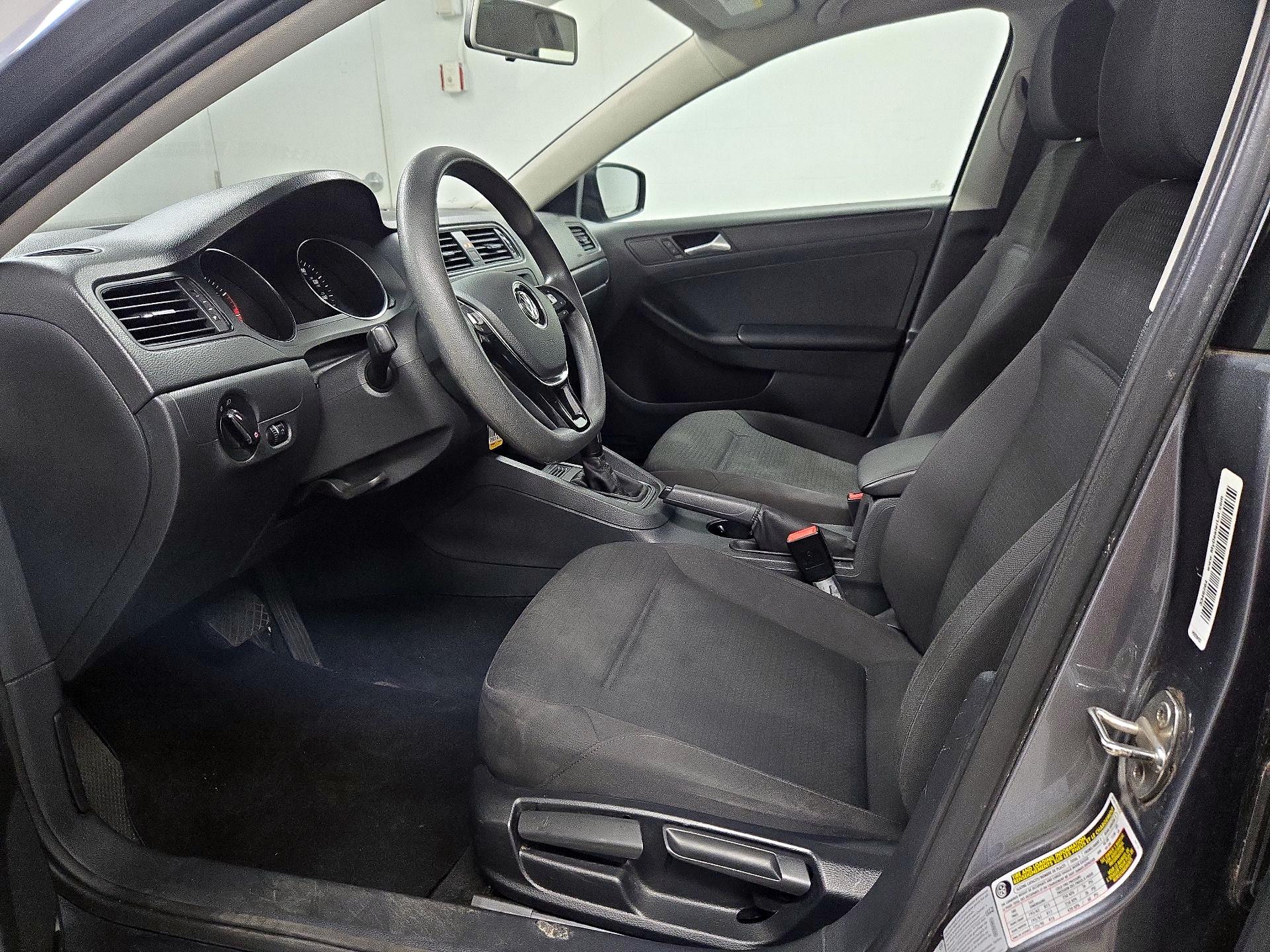 Thumbnail: 2015 Volkswagen Jetta - 11