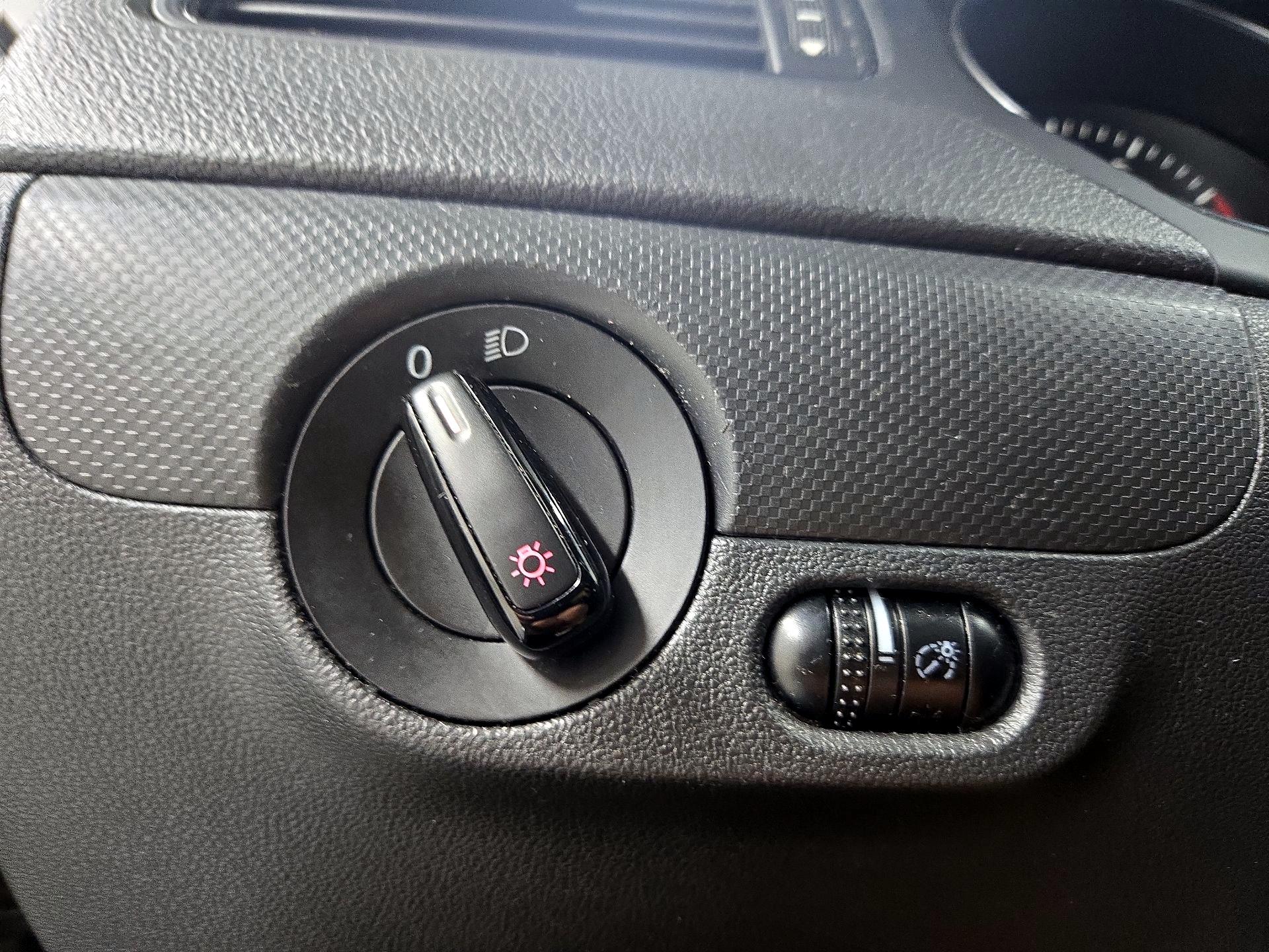 Thumbnail: 2015 Volkswagen Jetta - 13