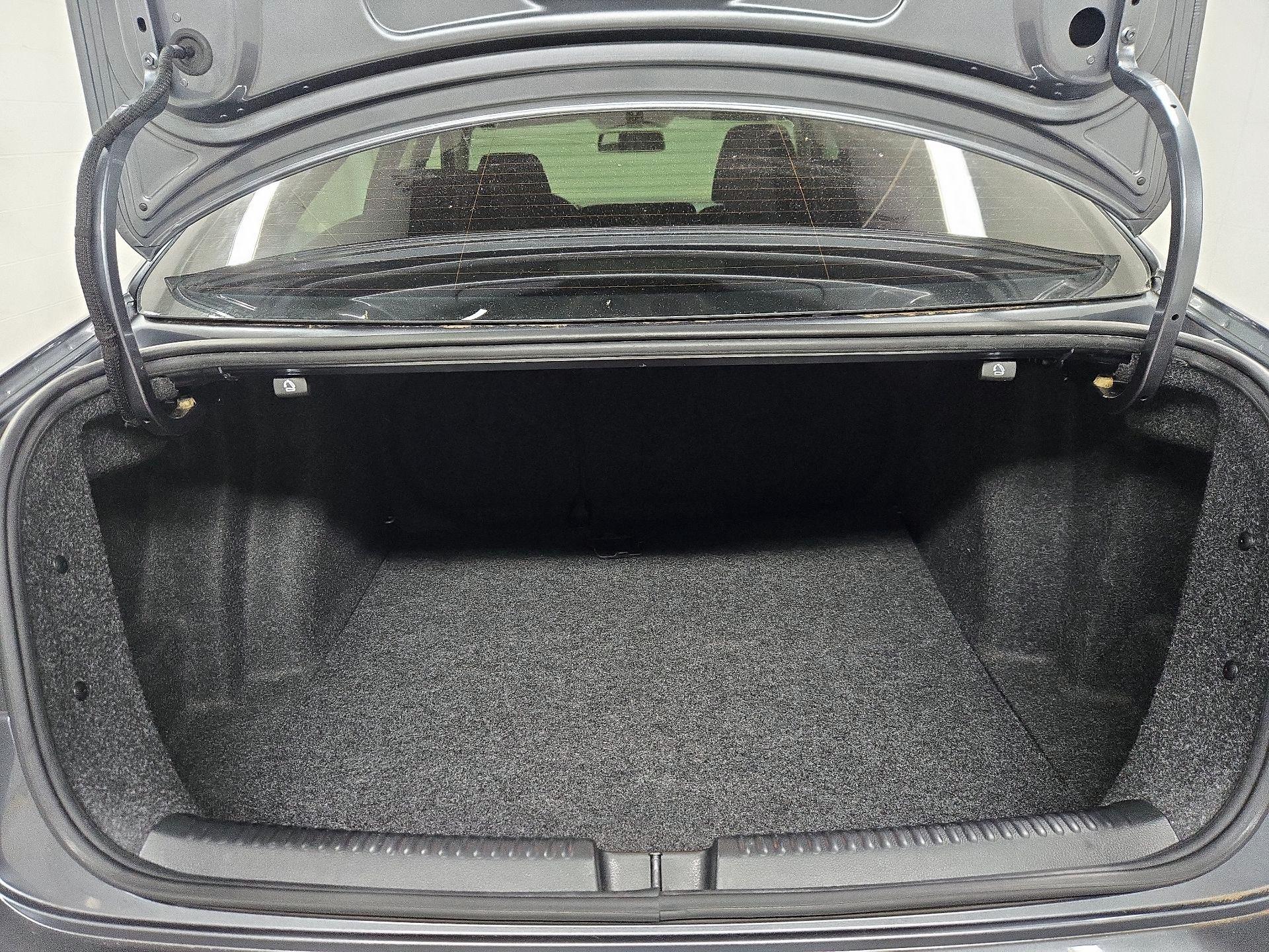Thumbnail: 2015 Volkswagen Jetta - 19