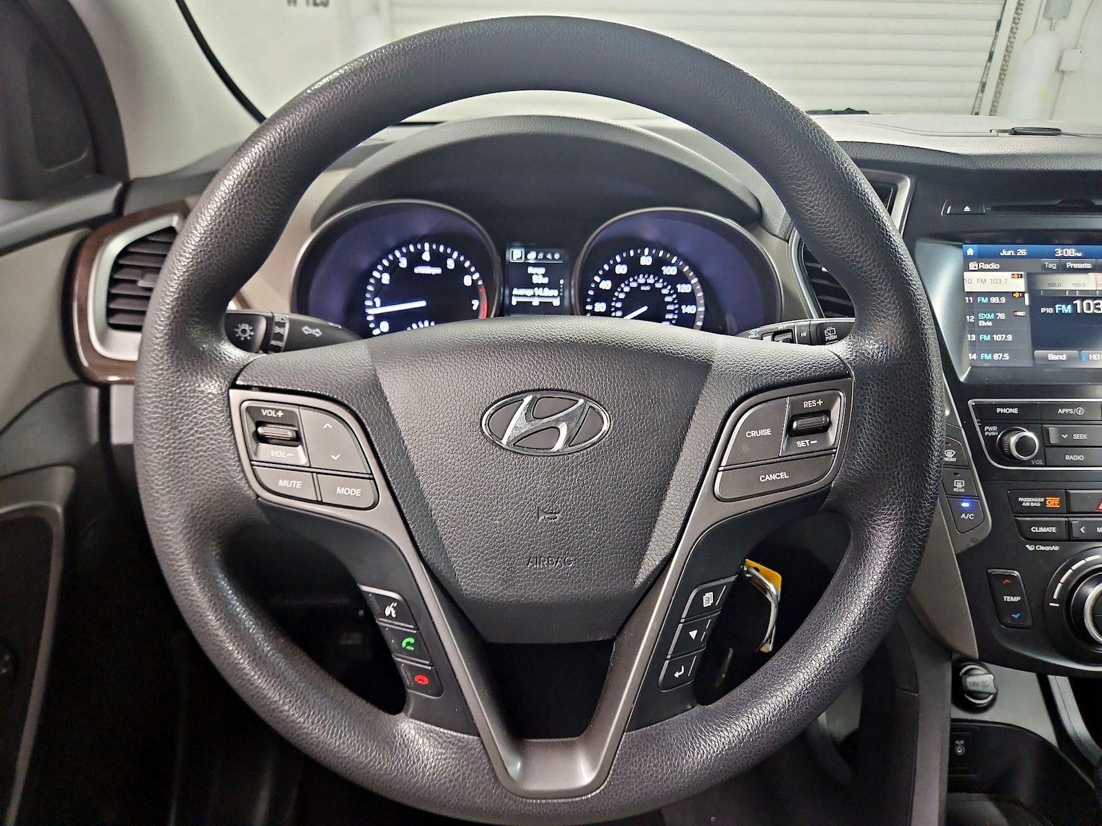 2017 Hyundai Santa Fe SE - Photo 11