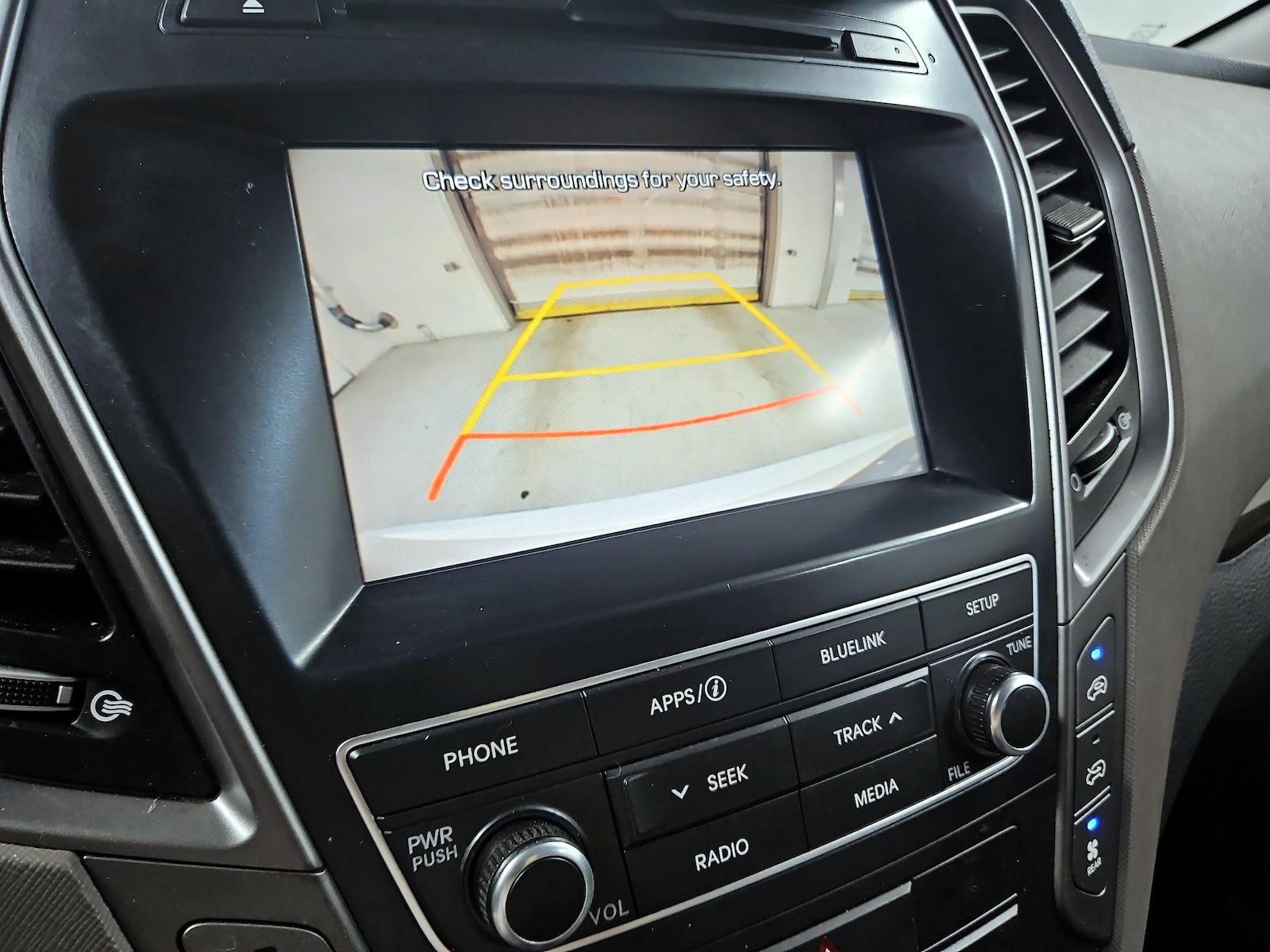 2017 Hyundai Santa Fe SE - Photo 15