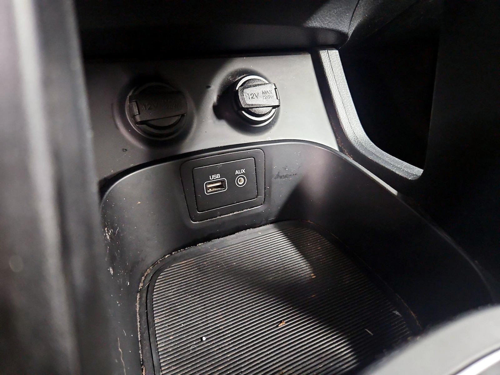 2017 Hyundai Santa Fe SE - Photo 19