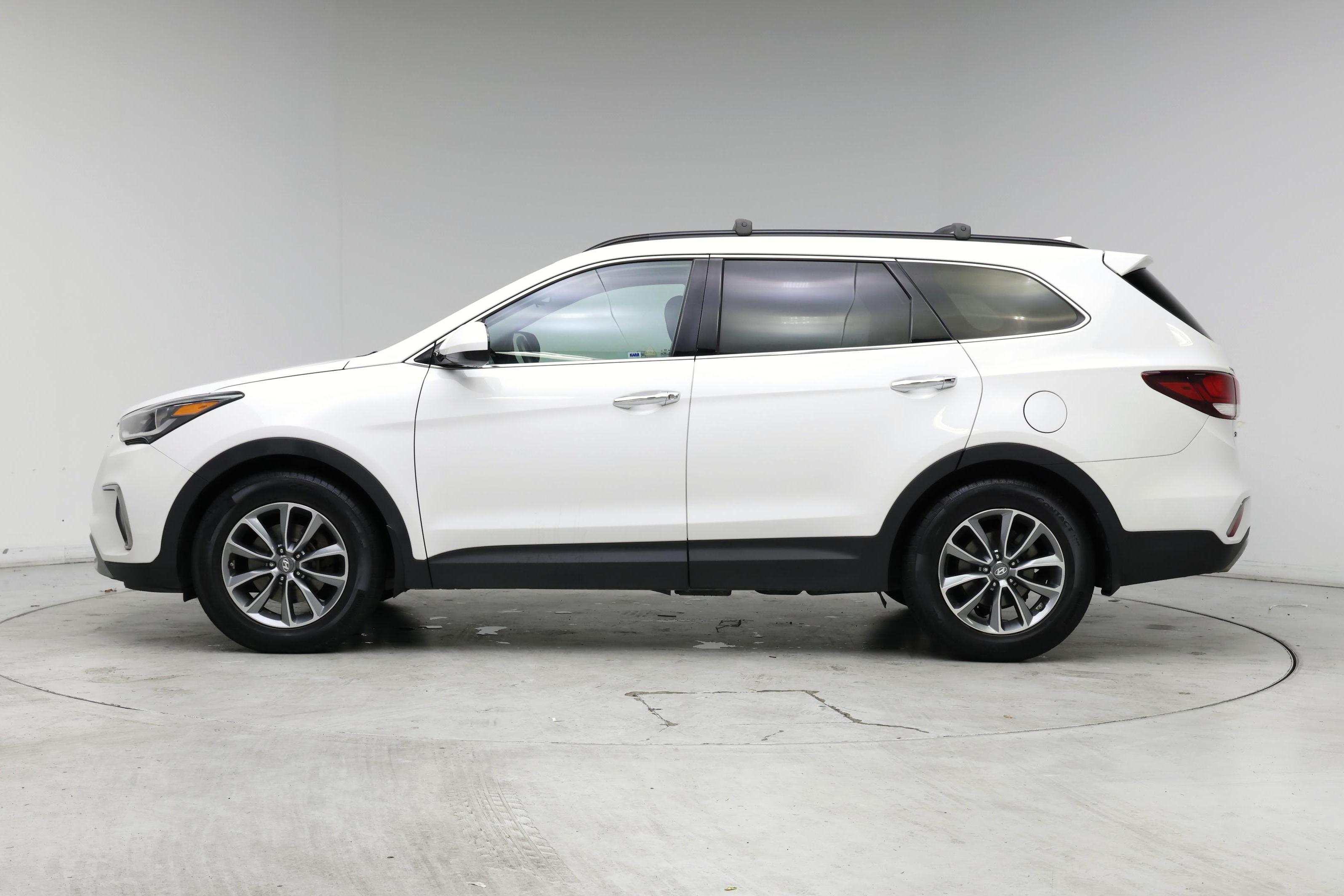 Thumbnail: 2017 Hyundai Santa Fe - 3