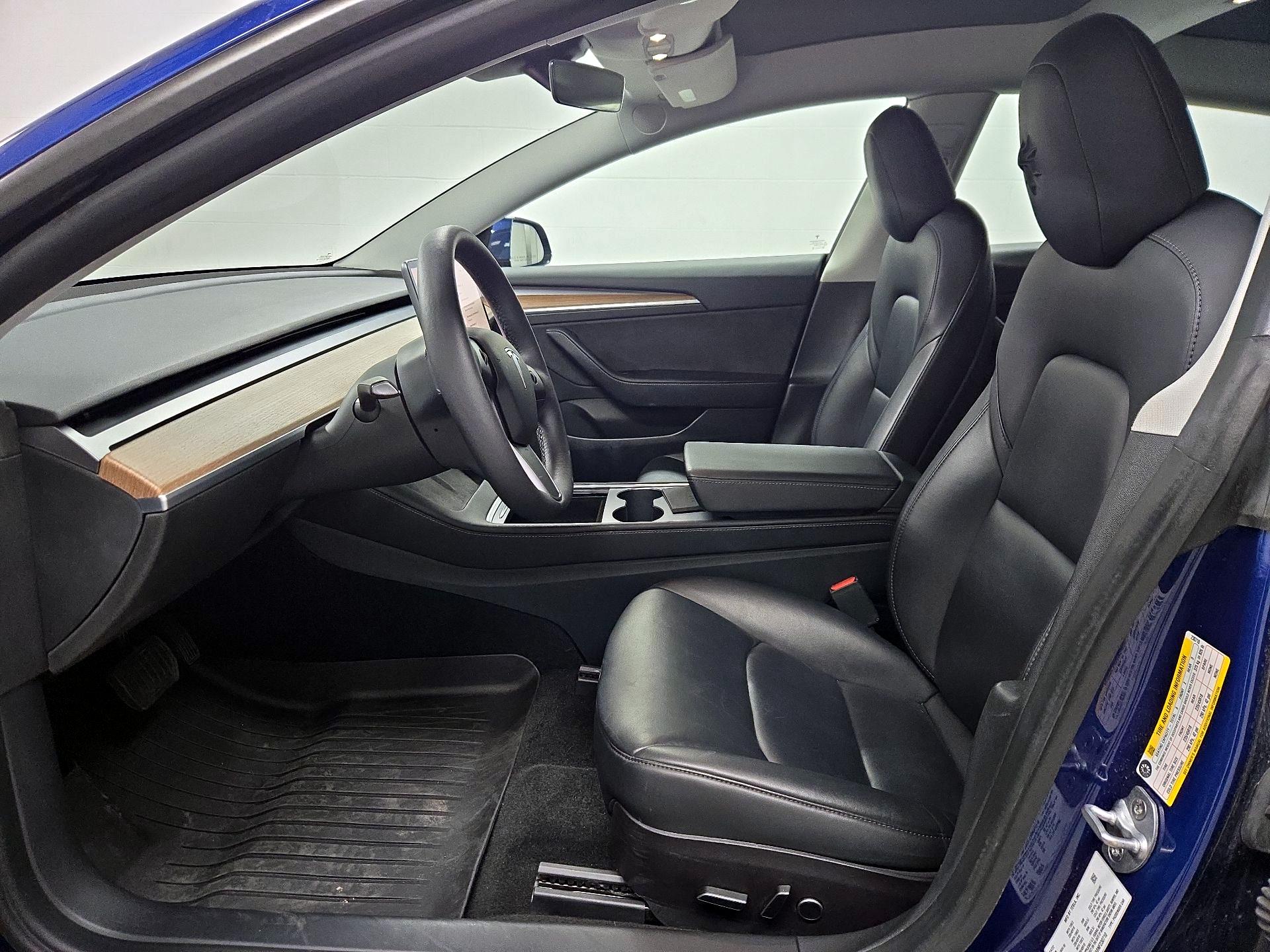Thumbnail: 2022 Tesla Model 3 - 11
