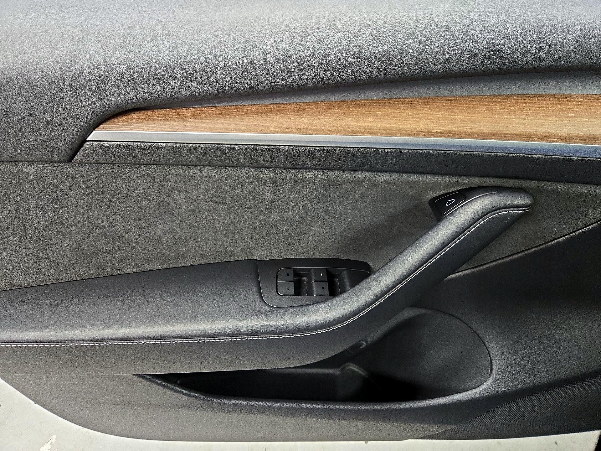Thumbnail: 2022 Tesla Model 3 - 12