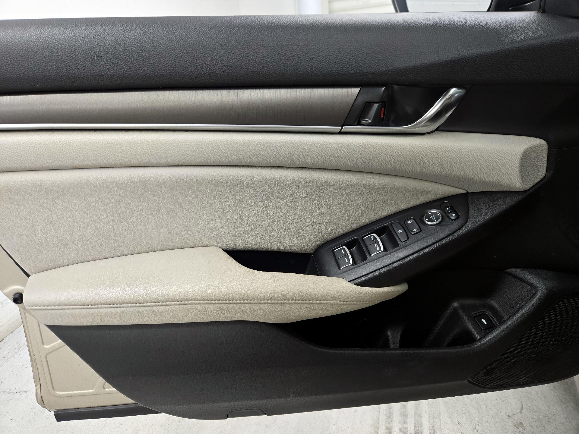 Thumbnail: 2020 Honda Accord - 12