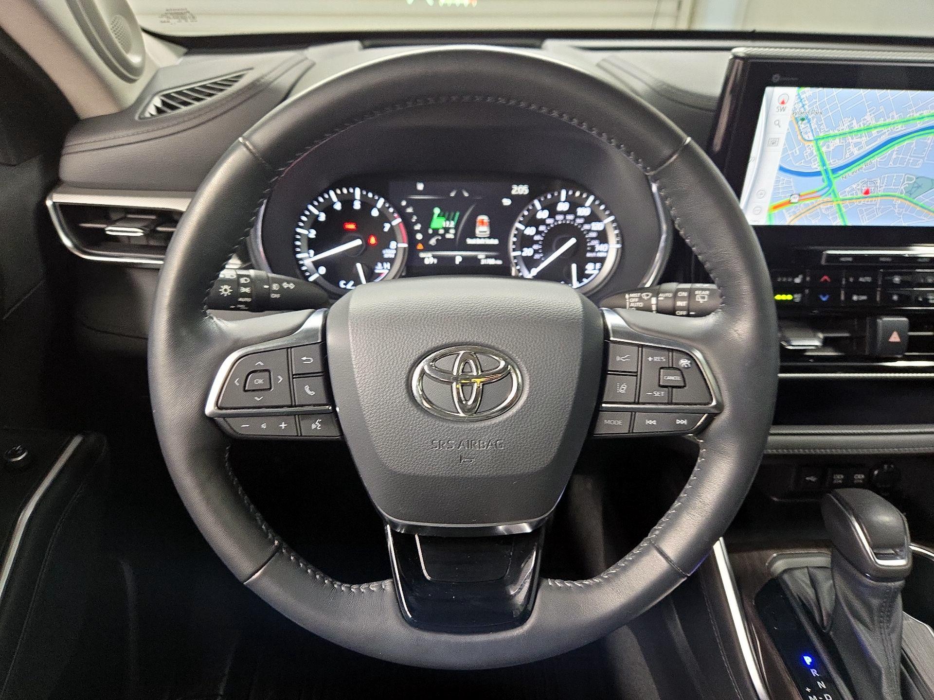 Thumbnail: 2021 Toyota Highlander - 10