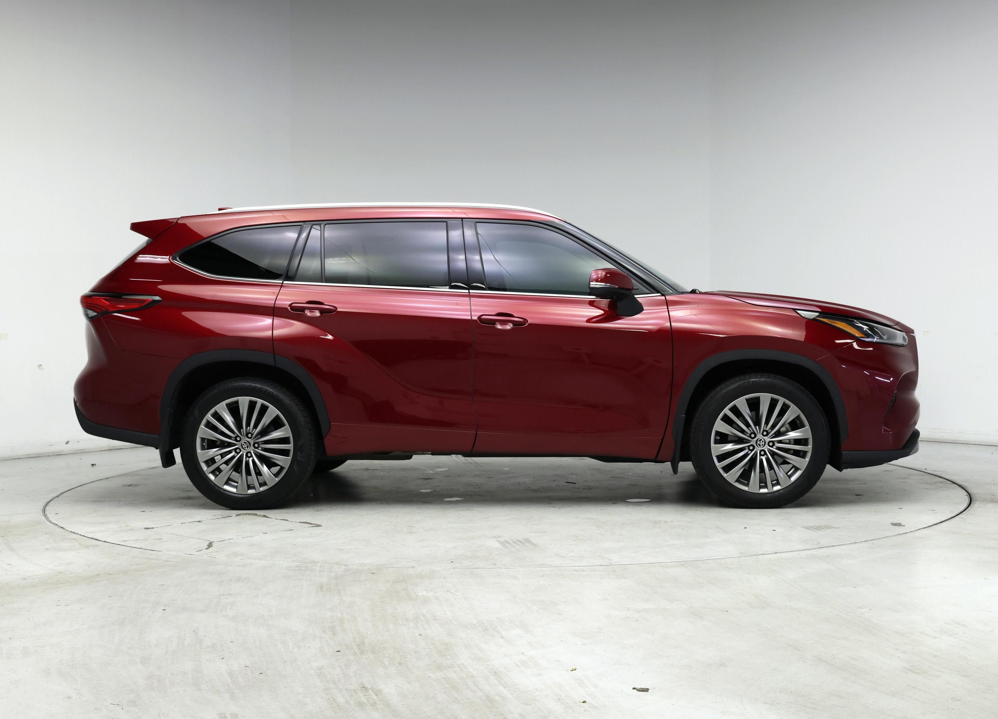 Thumbnail: 2021 Toyota Highlander - 7