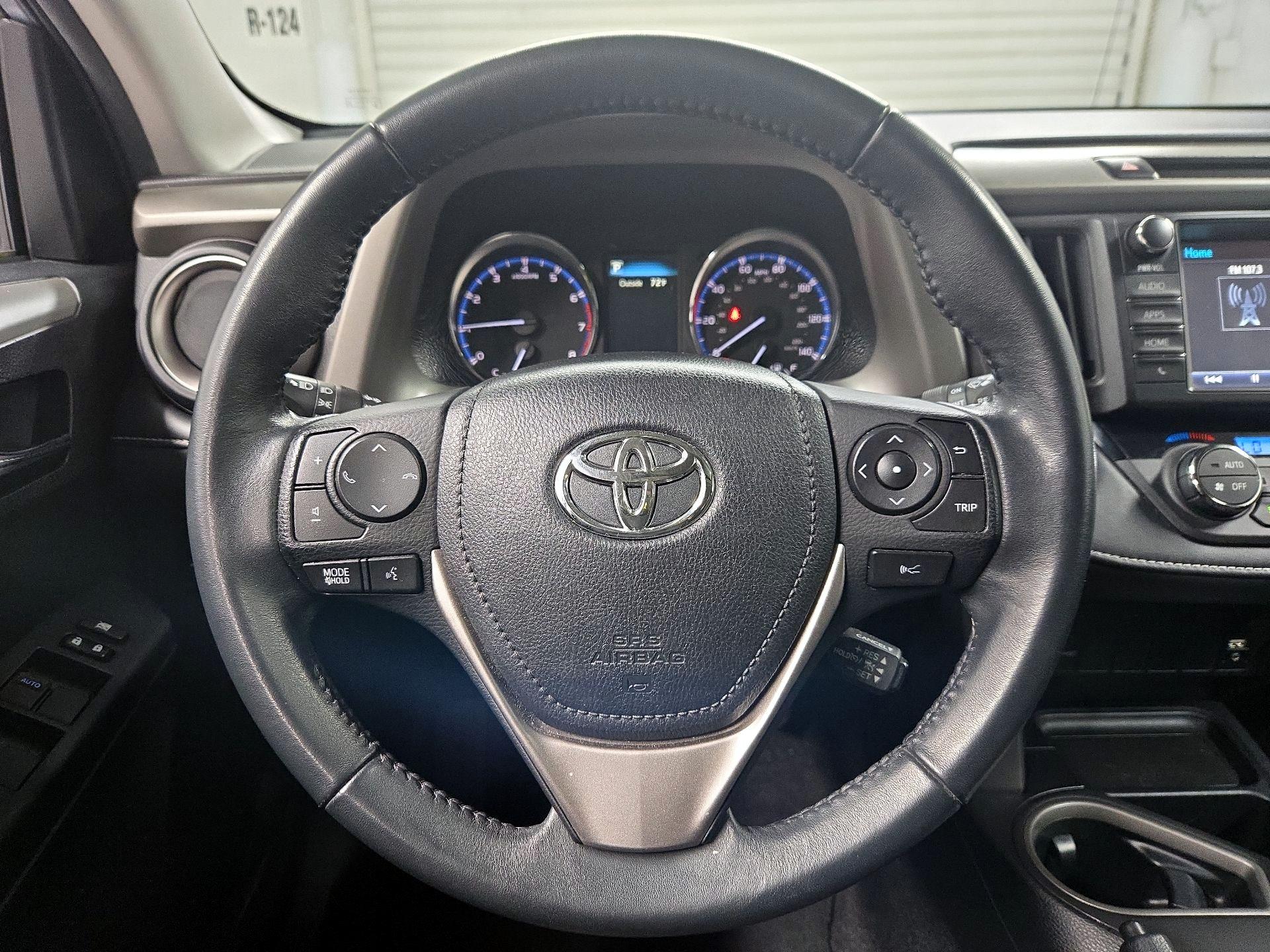 Thumbnail: 2016 Toyota RAV4 - 10