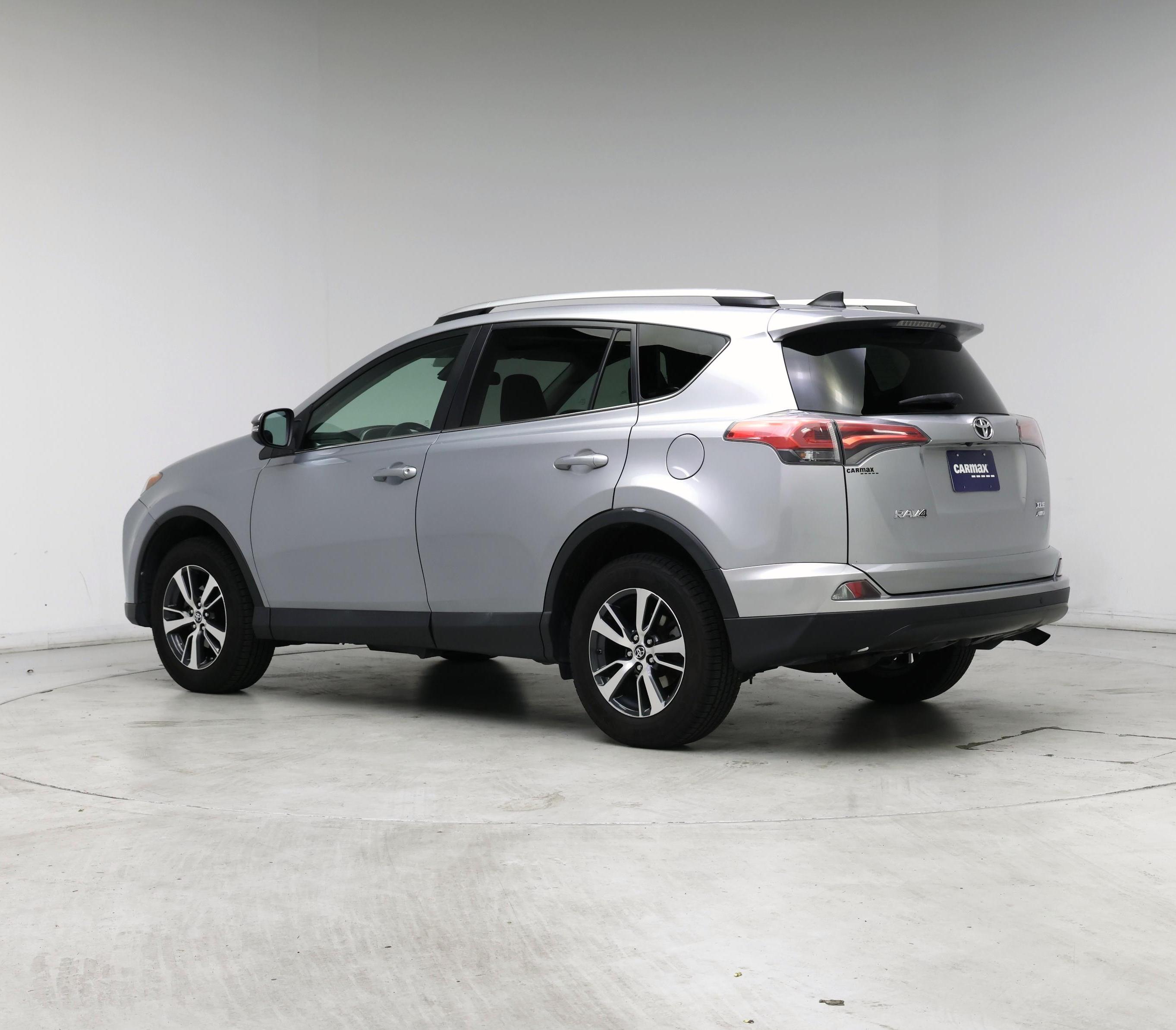 Thumbnail: 2016 Toyota RAV4 - 2