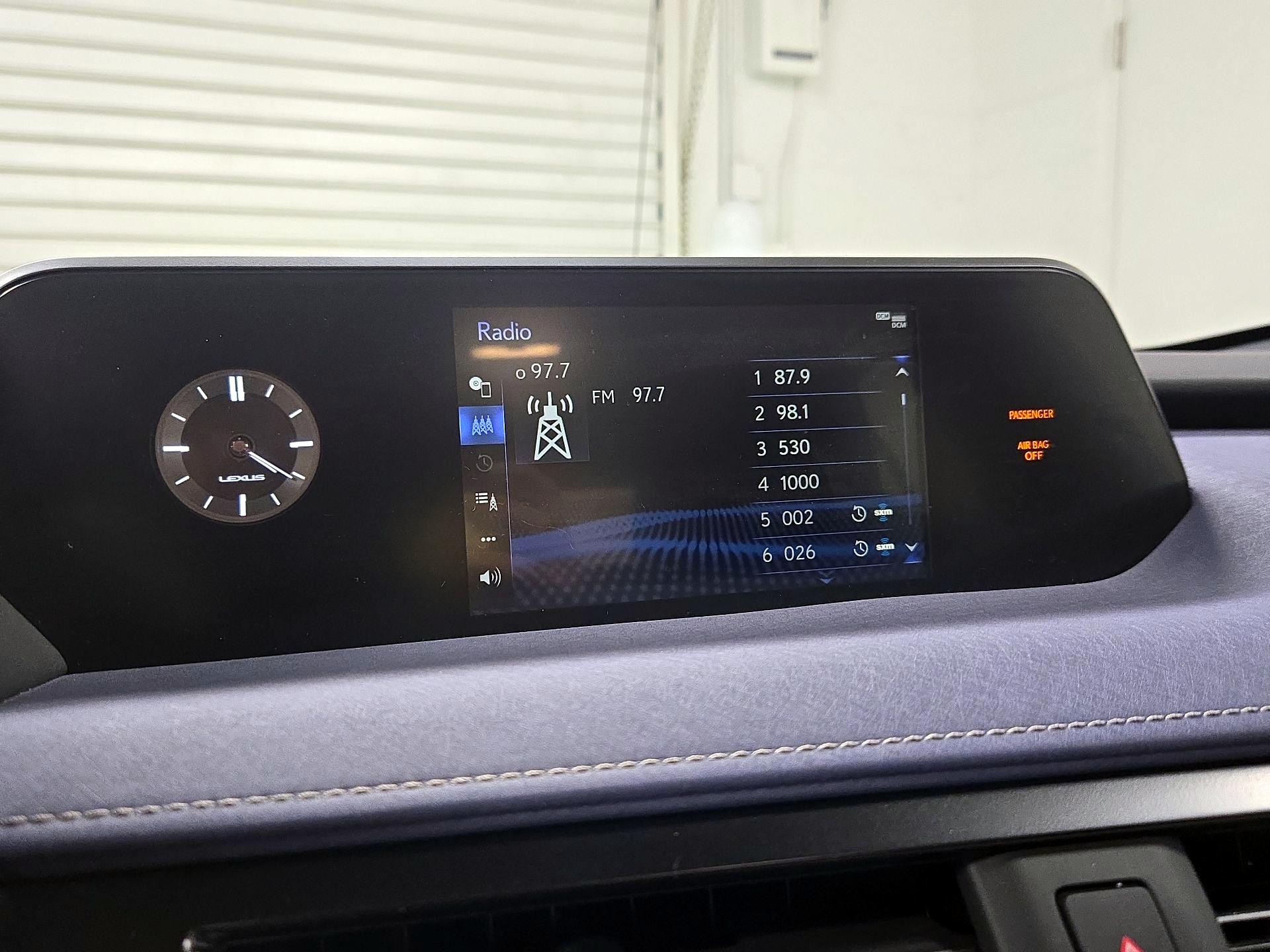 Thumbnail: 2022 Lexus UX - 15