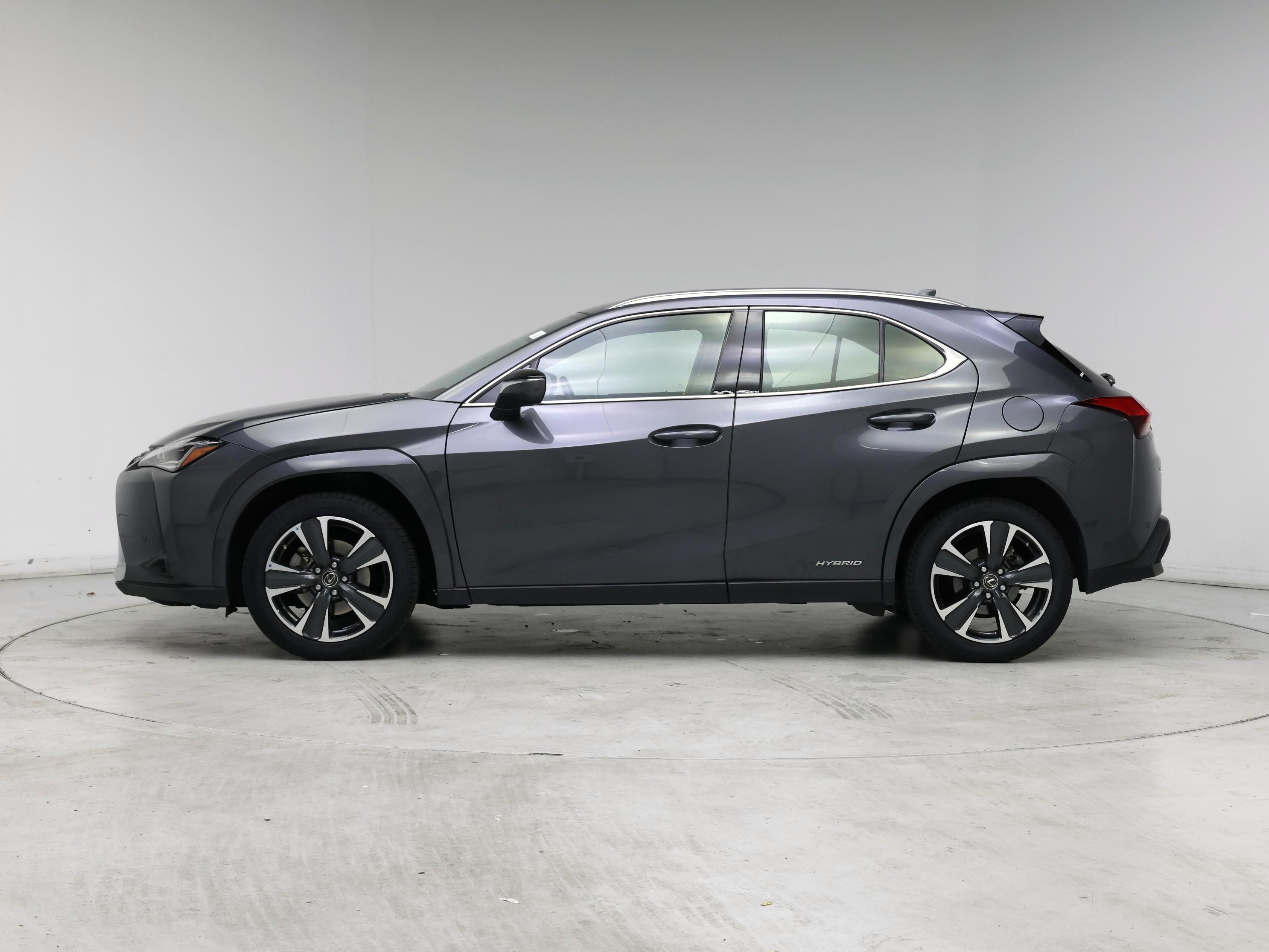 Thumbnail: 2022 Lexus UX - 3
