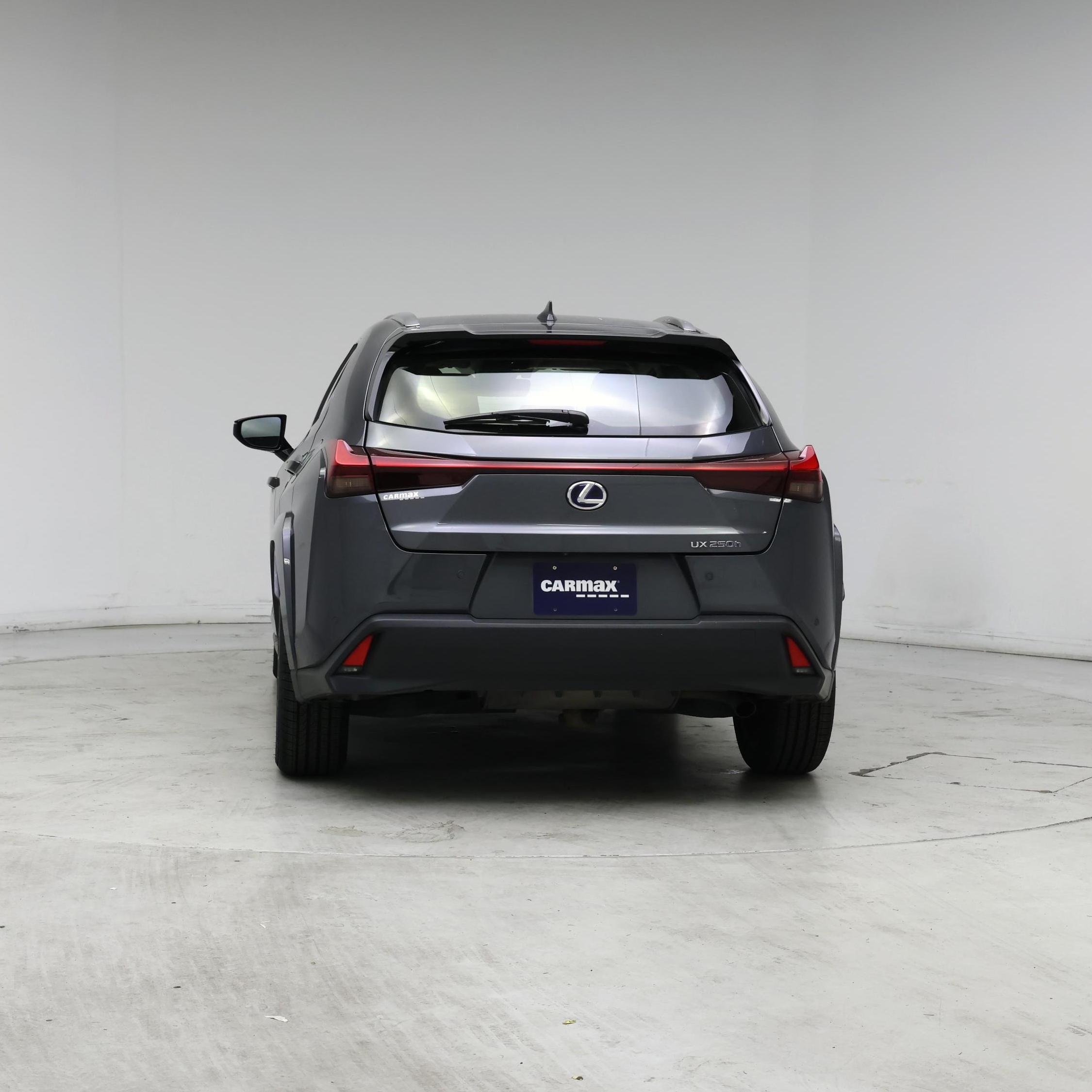 Thumbnail: 2022 Lexus UX - 6