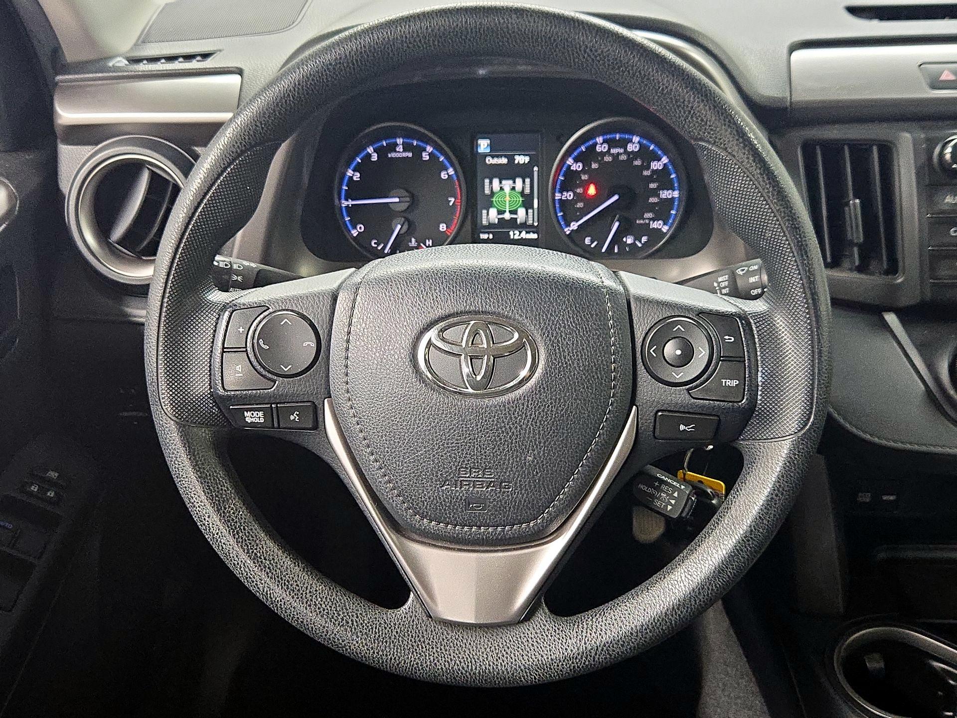 Thumbnail: 2018 Toyota RAV4 - 10