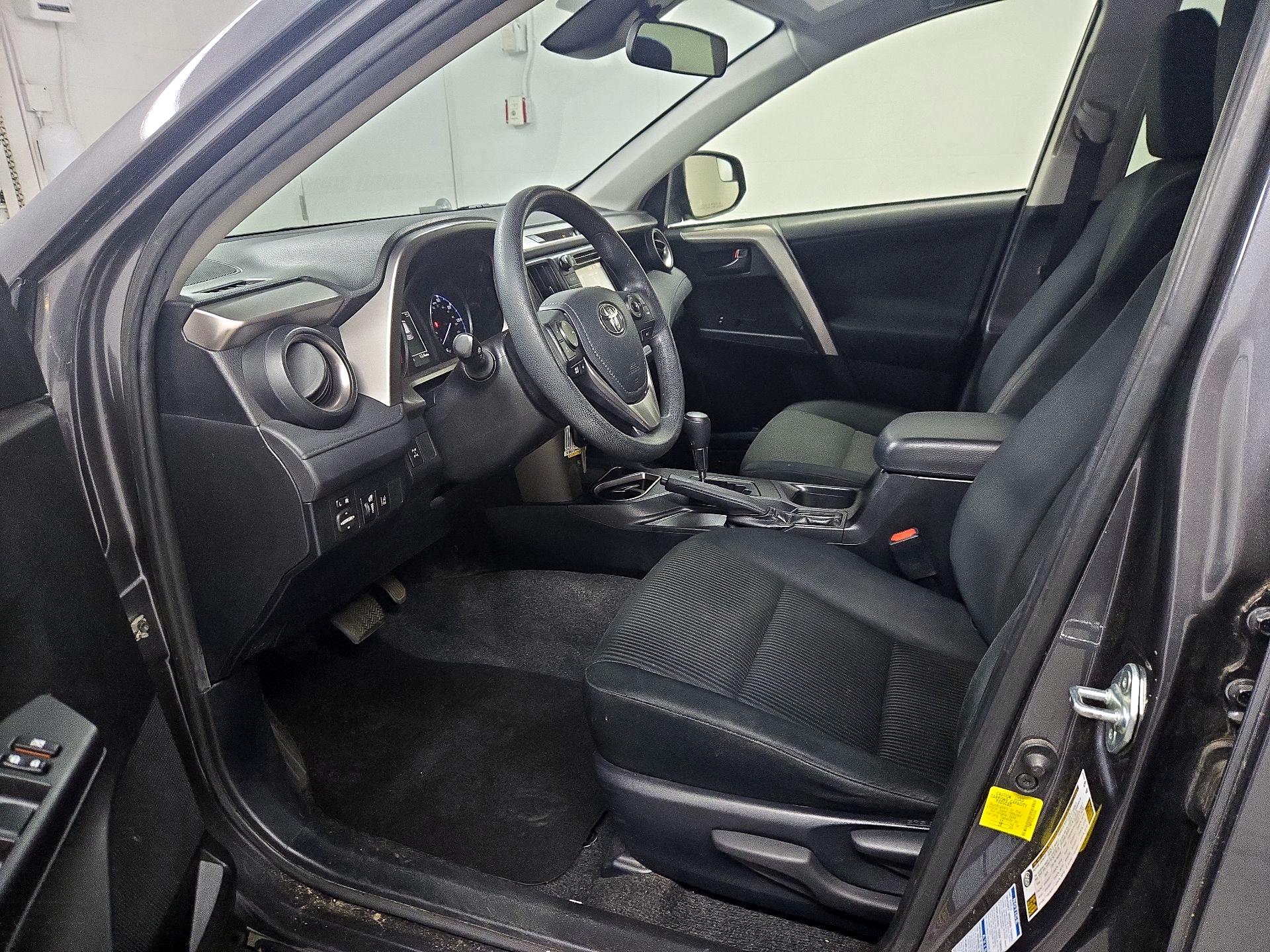 Thumbnail: 2018 Toyota RAV4 - 11