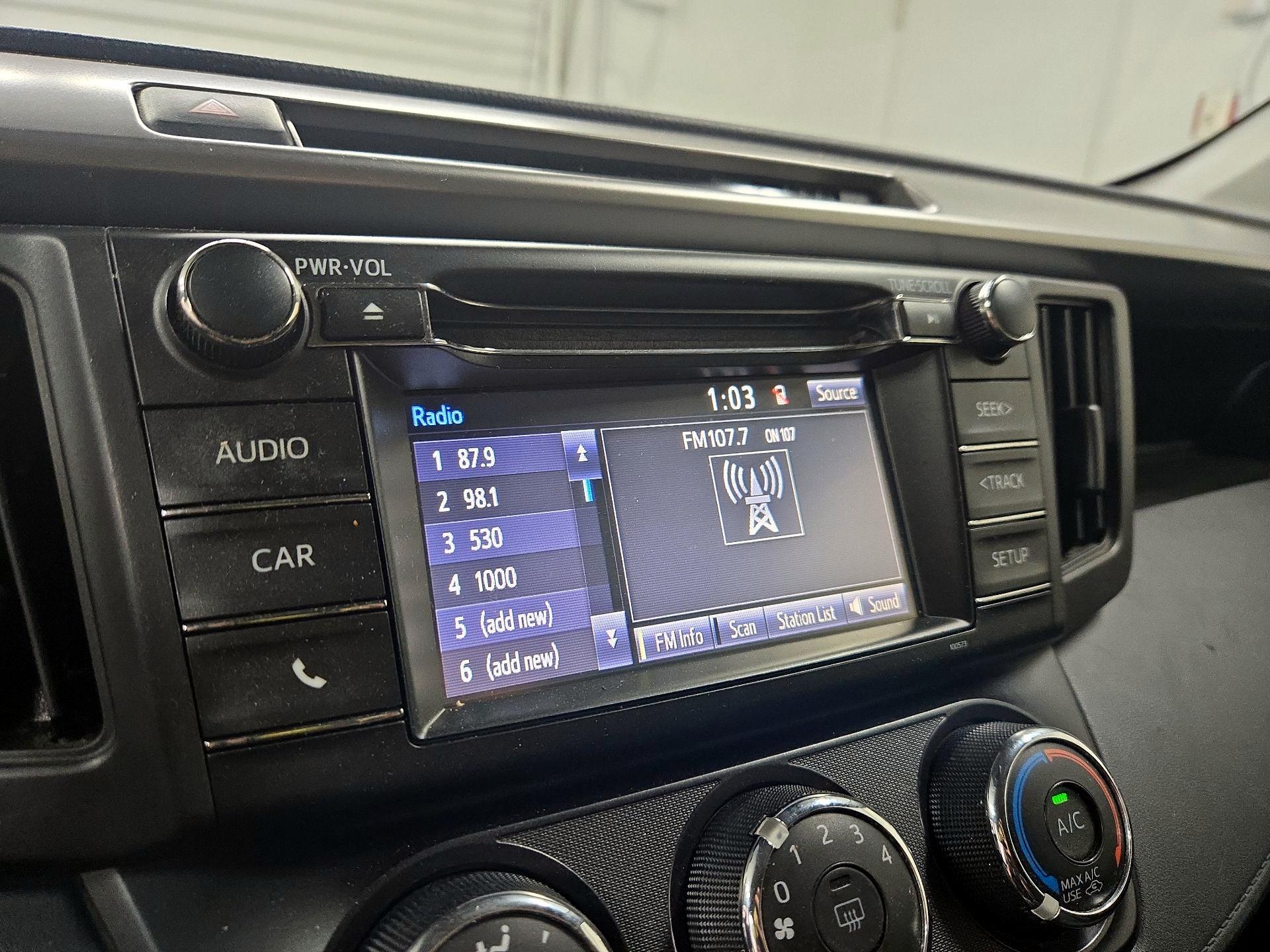 Thumbnail: 2018 Toyota RAV4 - 15