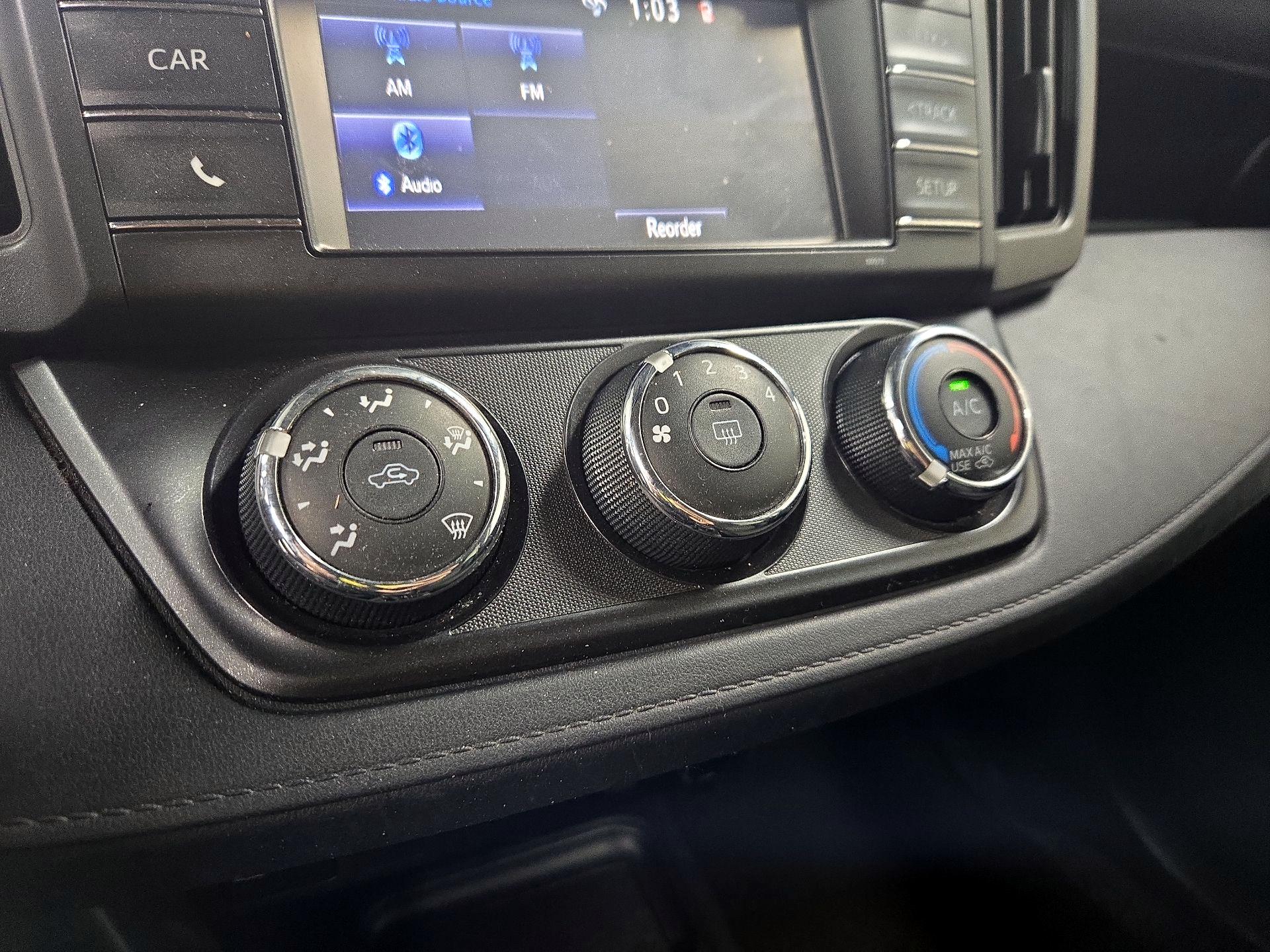 Thumbnail: 2018 Toyota RAV4 - 16