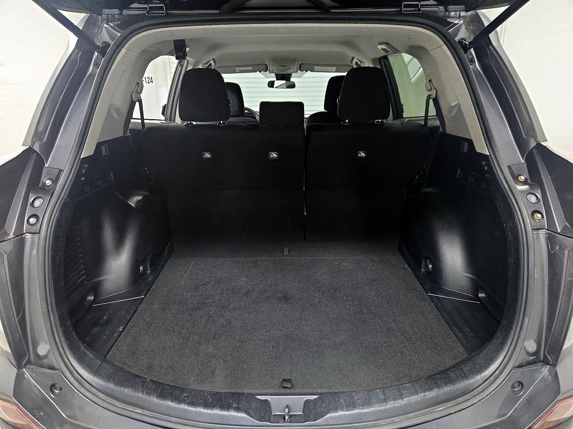 Thumbnail: 2018 Toyota RAV4 - 20