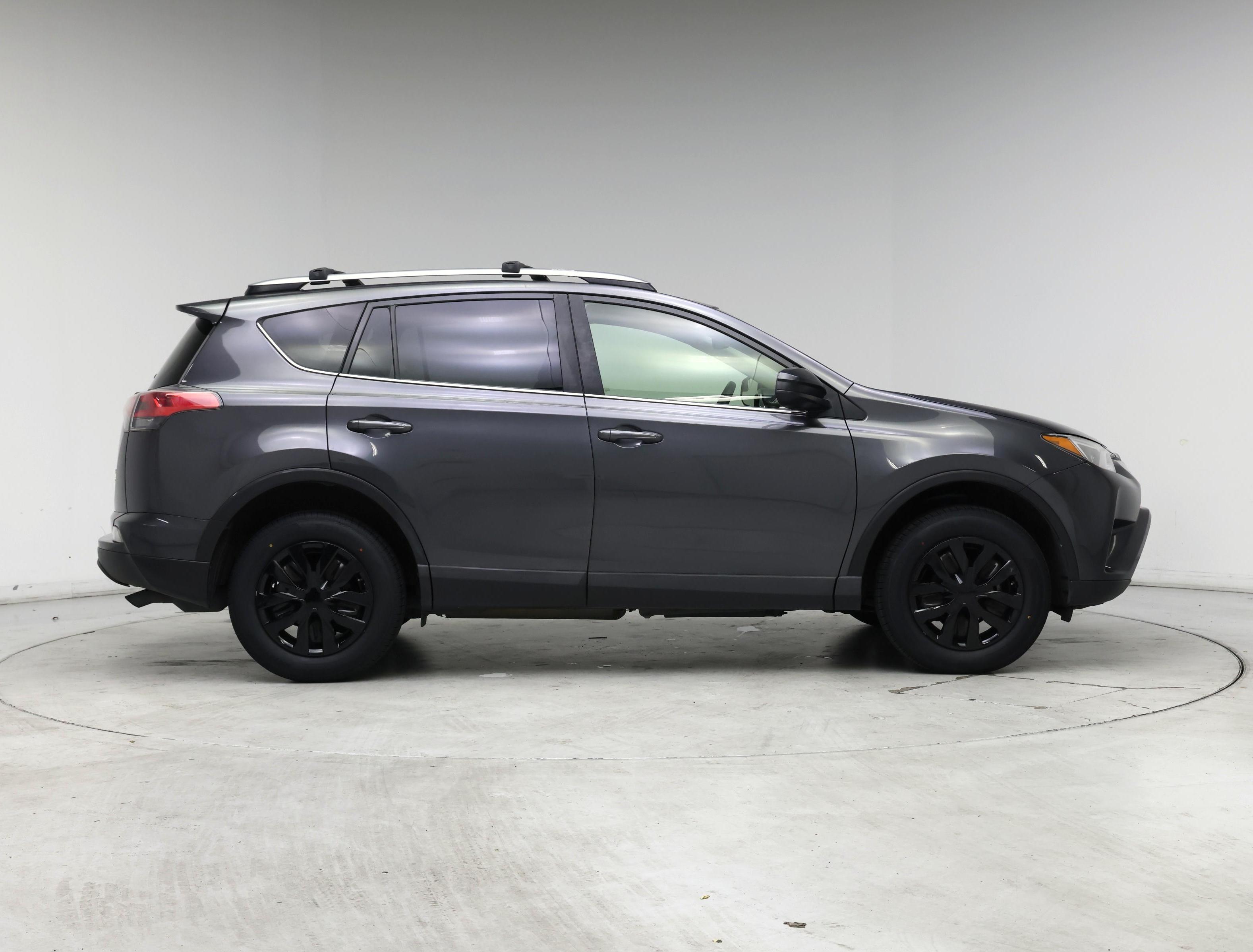 Thumbnail: 2018 Toyota RAV4 - 7