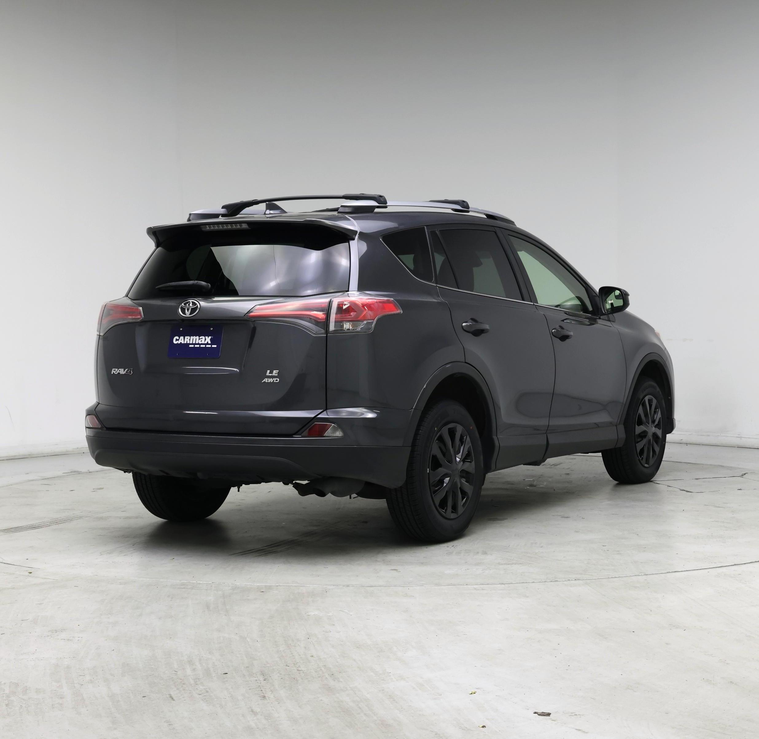 Thumbnail: 2018 Toyota RAV4 - 8