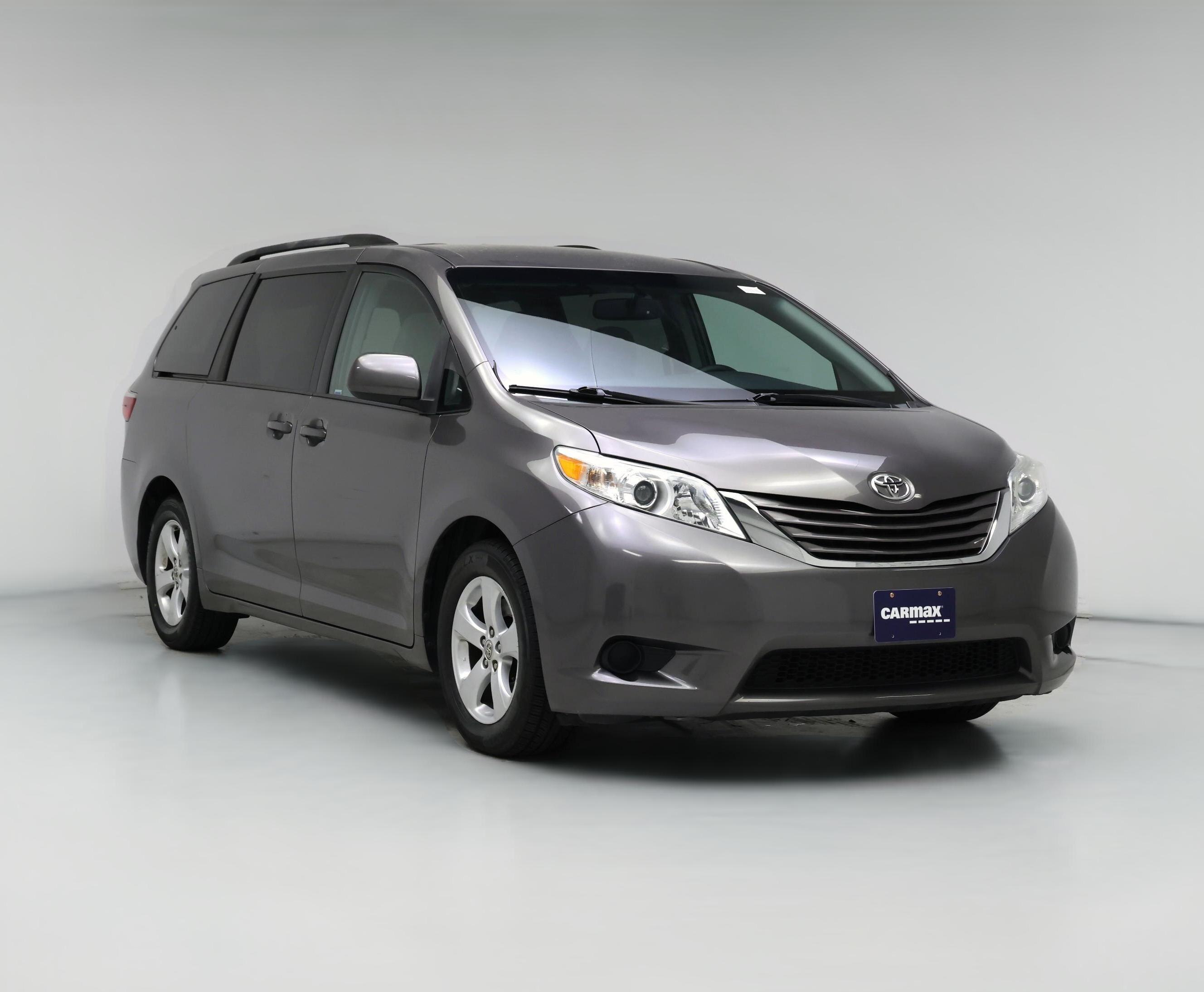 Thumbnail: 2015 Toyota Sienna - 1