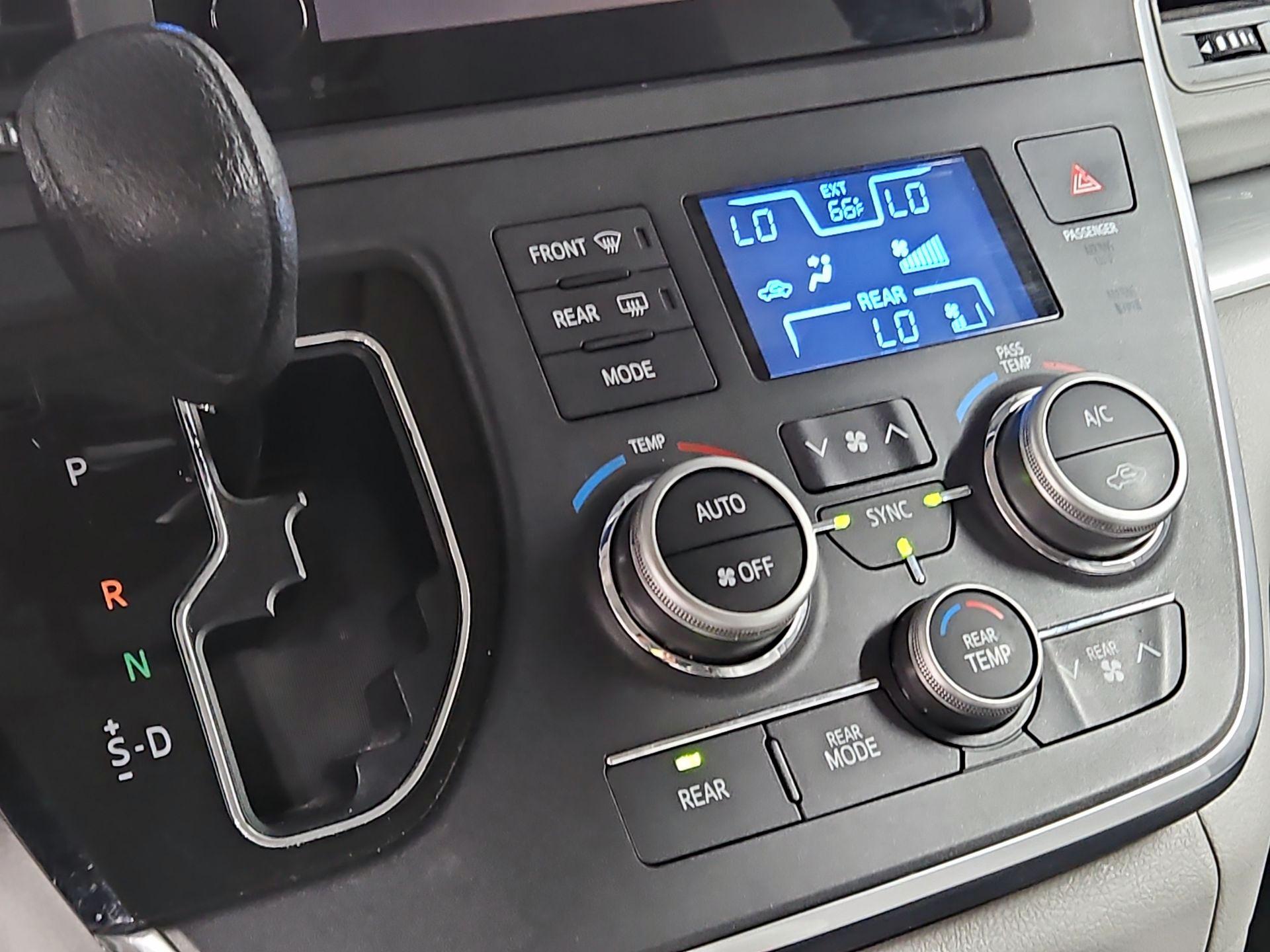 Thumbnail: 2015 Toyota Sienna - 16