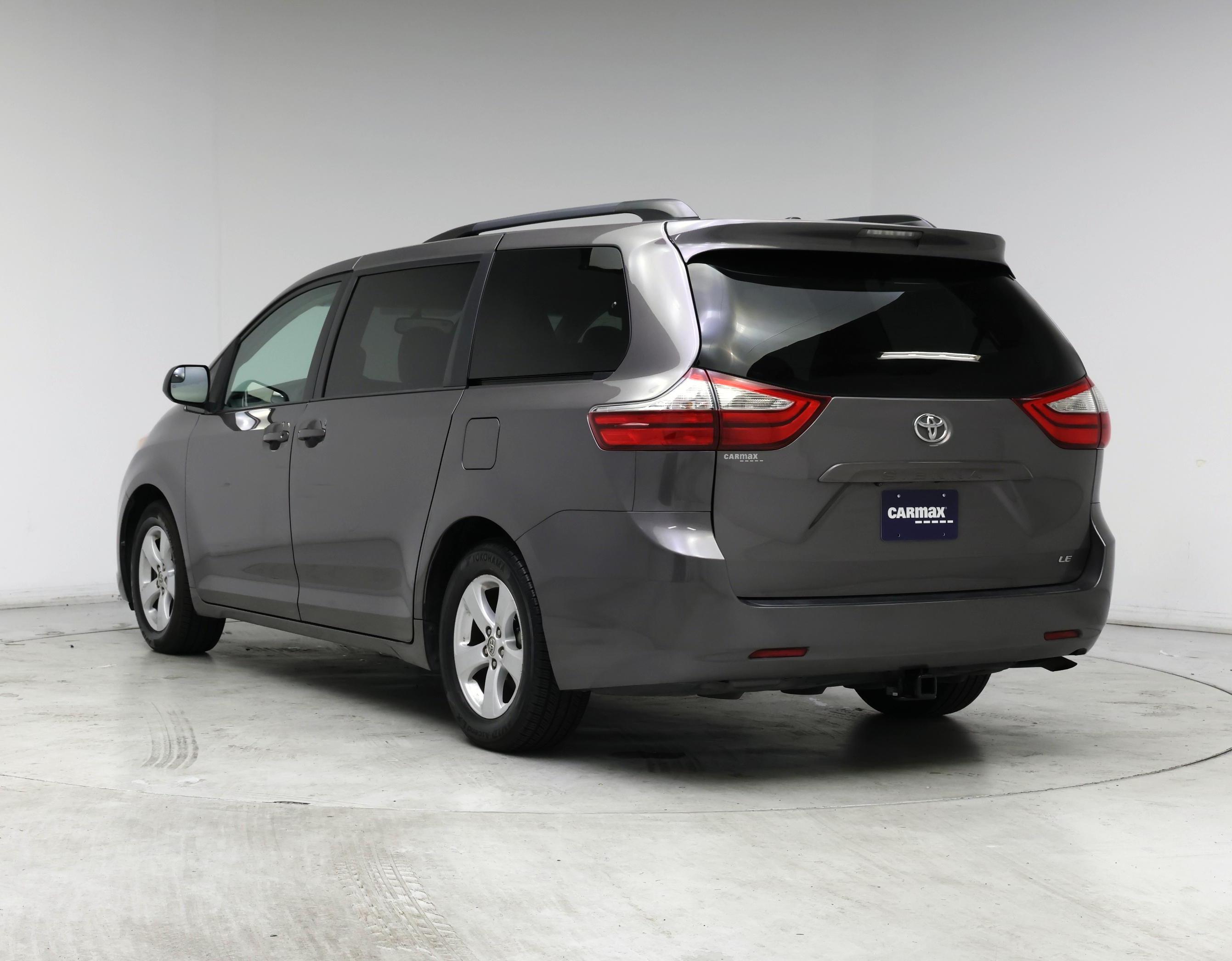 Thumbnail: 2015 Toyota Sienna - 2