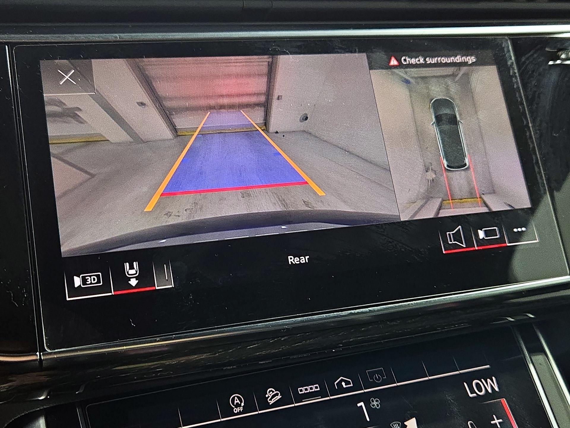 Thumbnail: 2021 Audi Q7 - 15